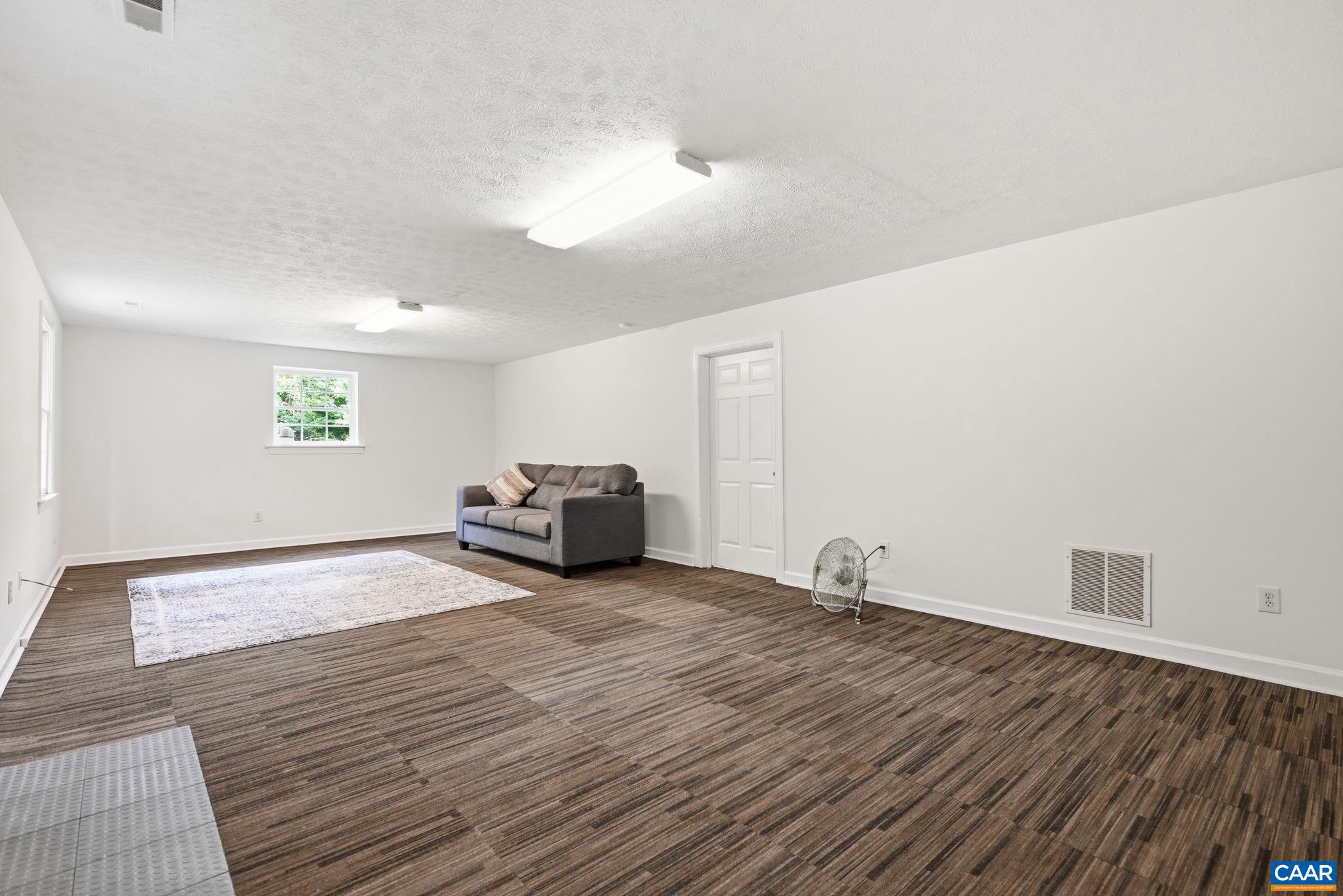 POPLAR LAKE ESTATES - Residential