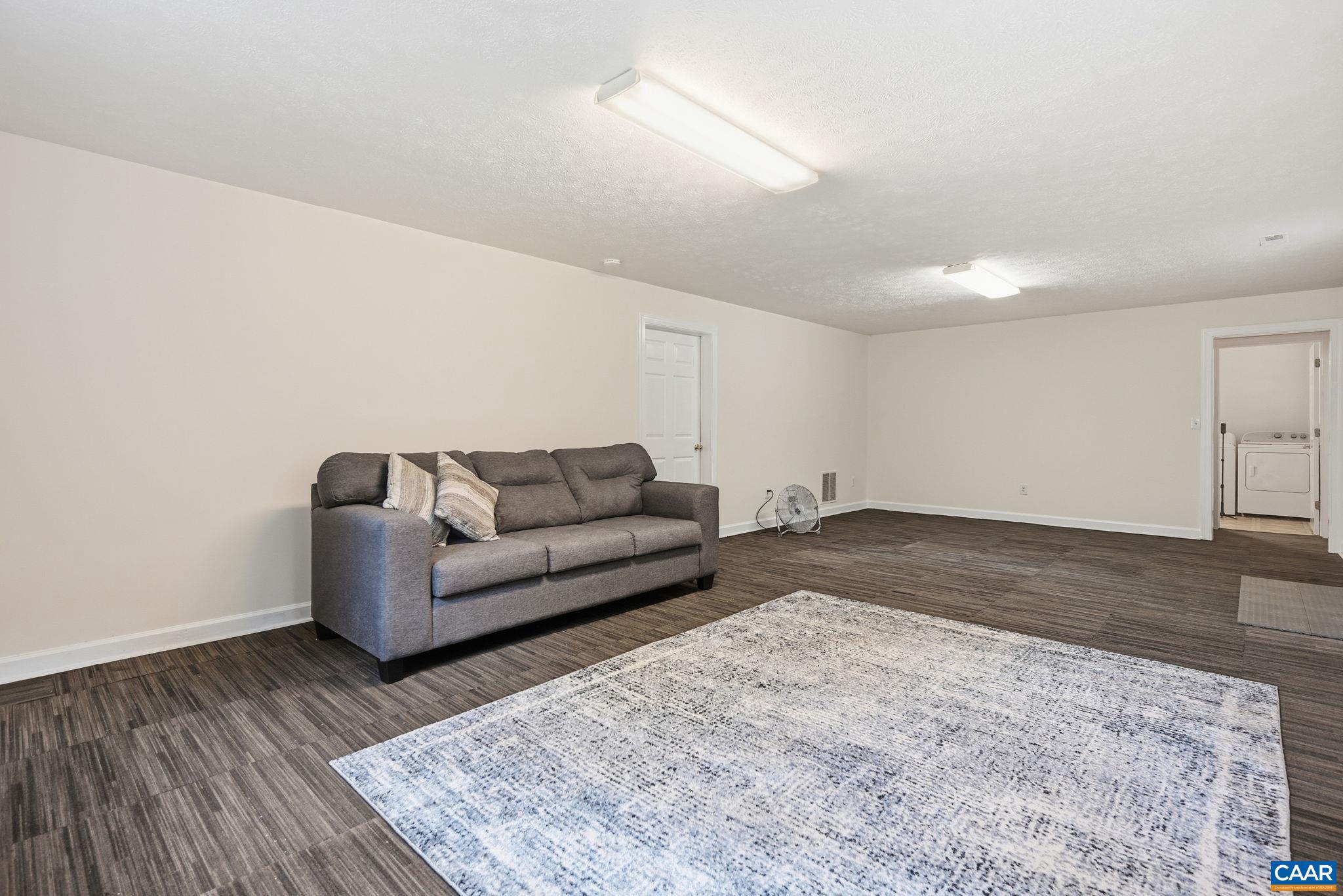 POPLAR LAKE ESTATES - Residential