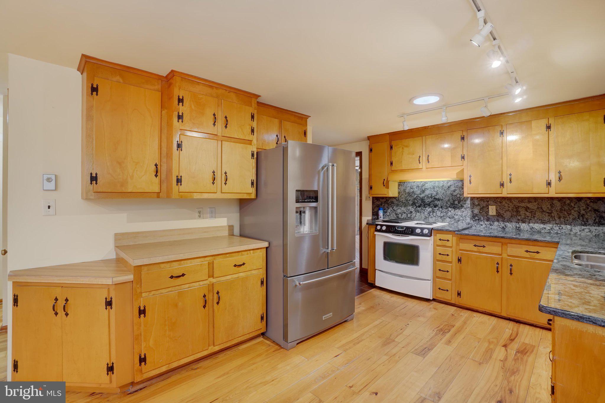 700 ROAD - Residential