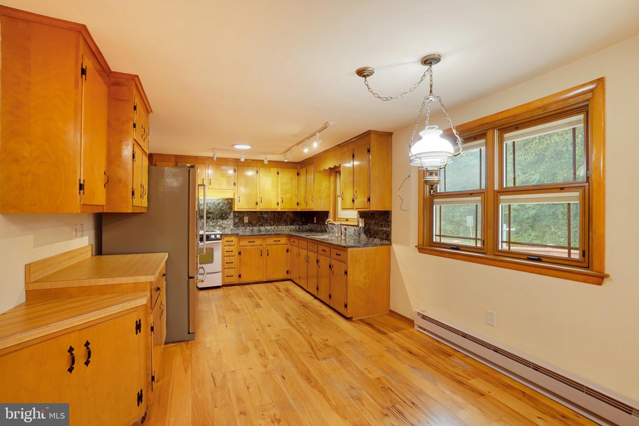 700 ROAD - Residential