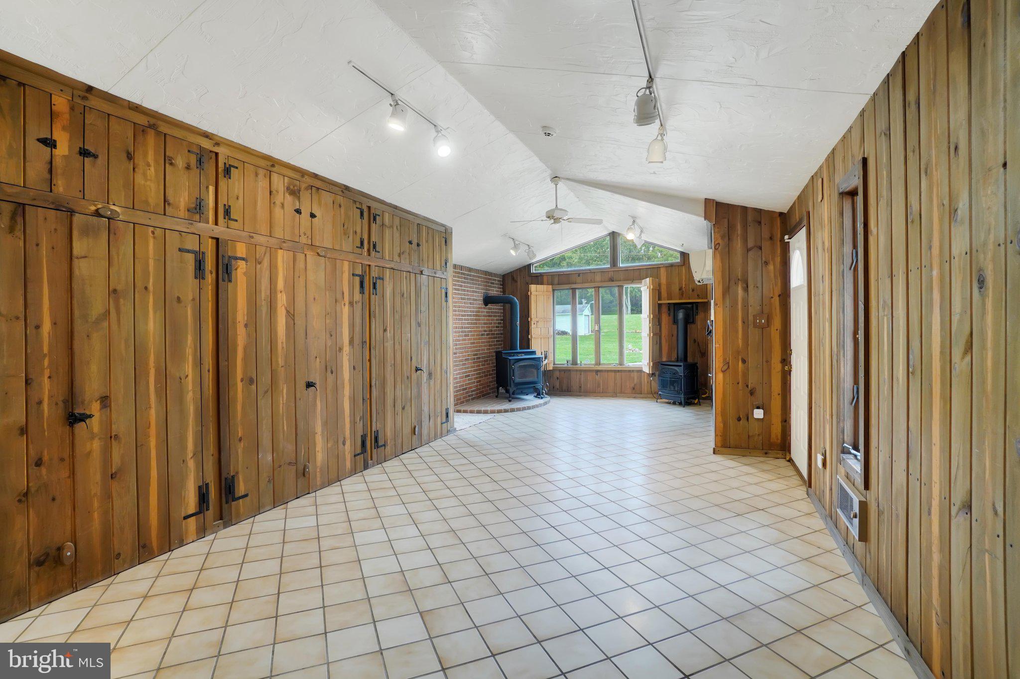 700 ROAD - Residential