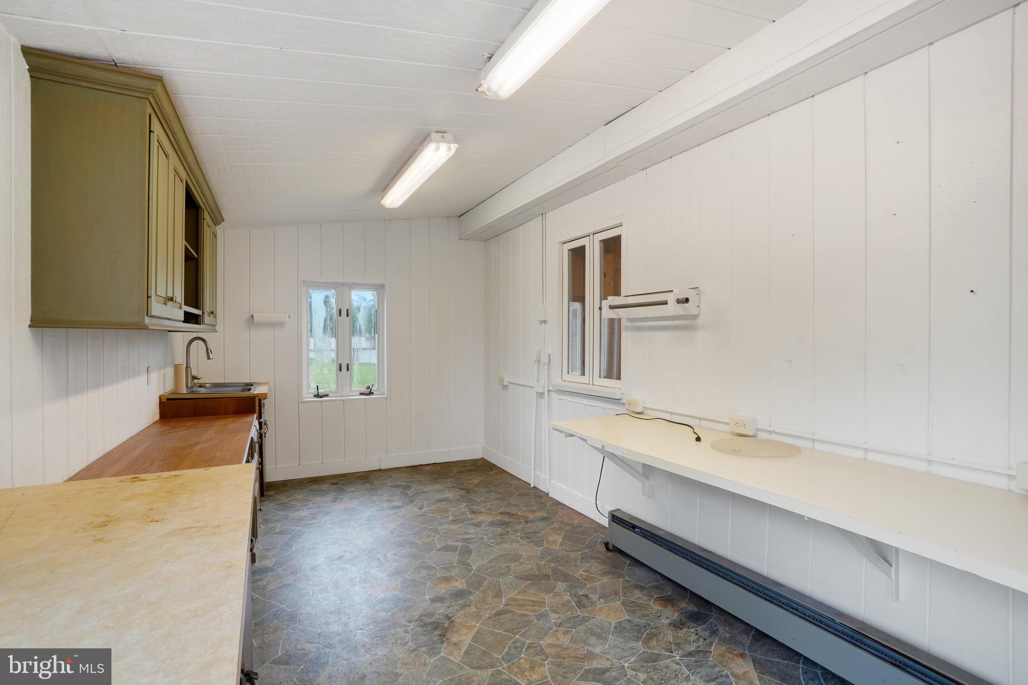 700 ROAD - Residential