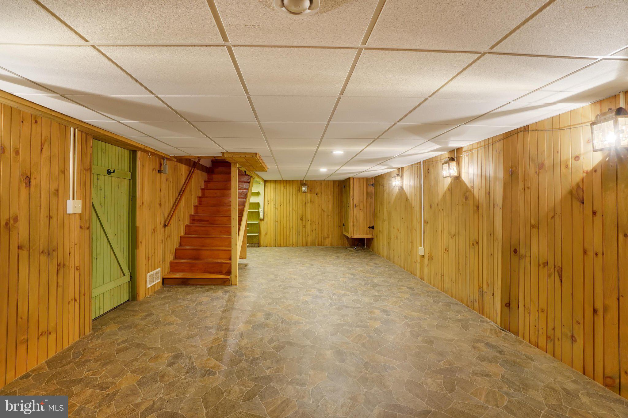700 ROAD - Residential