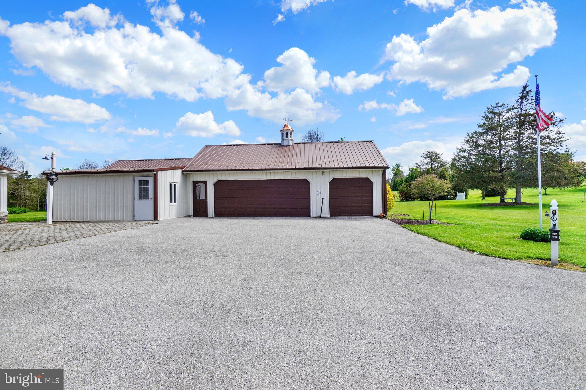700 ROAD - Residential
