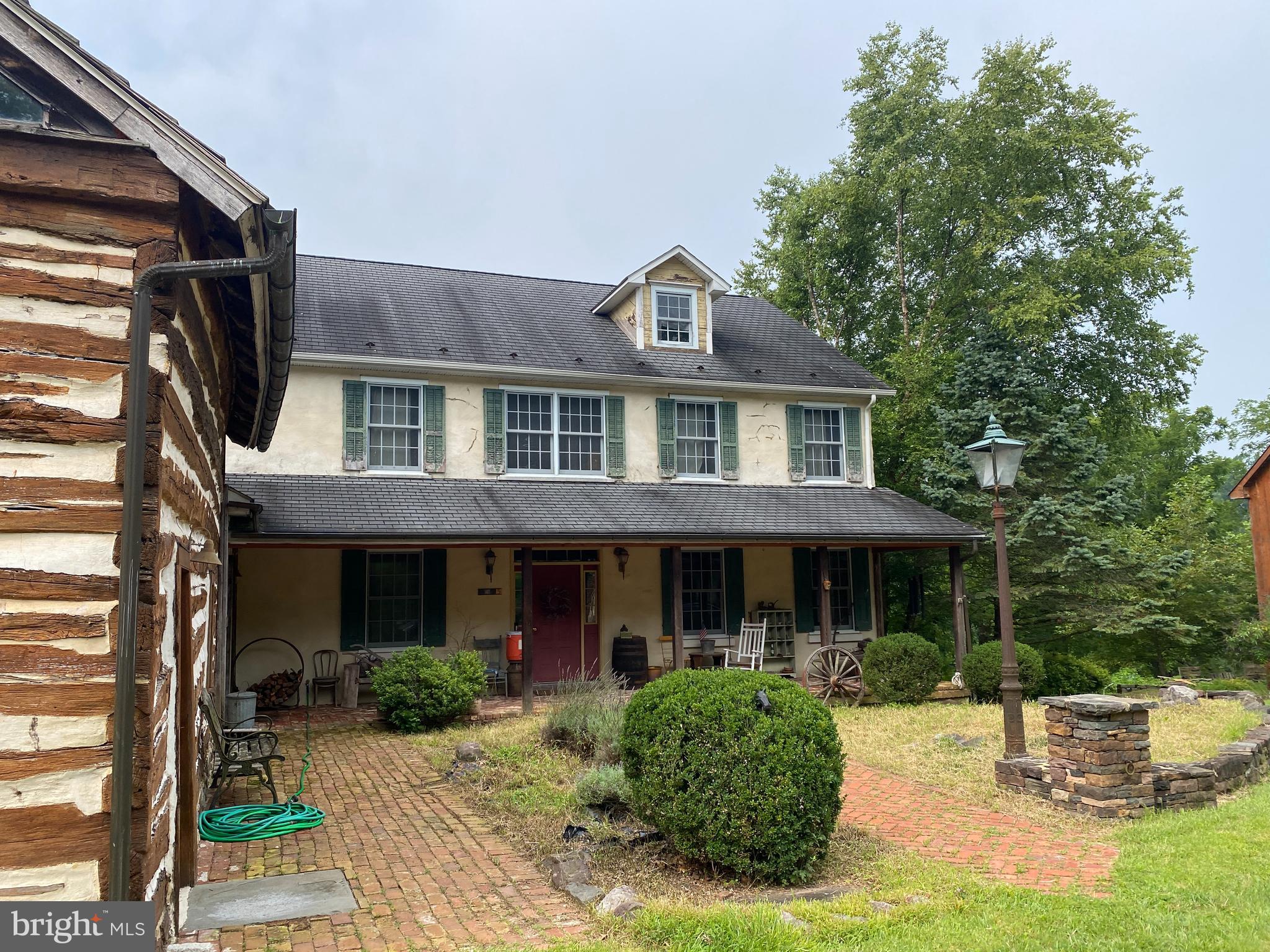 SADDLE RIDGE - Residential