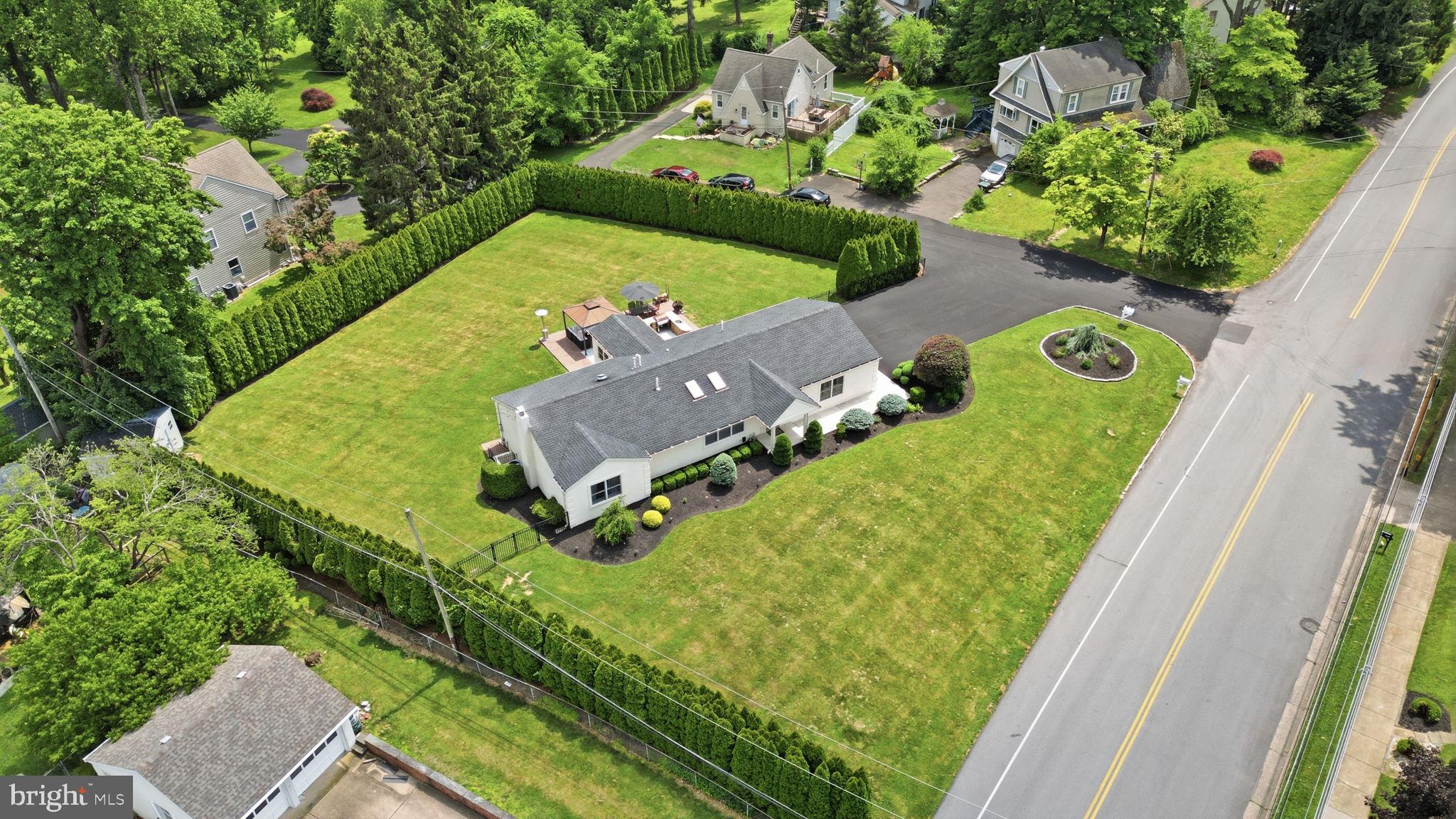 HUNTINGDON VALLEY - Residential