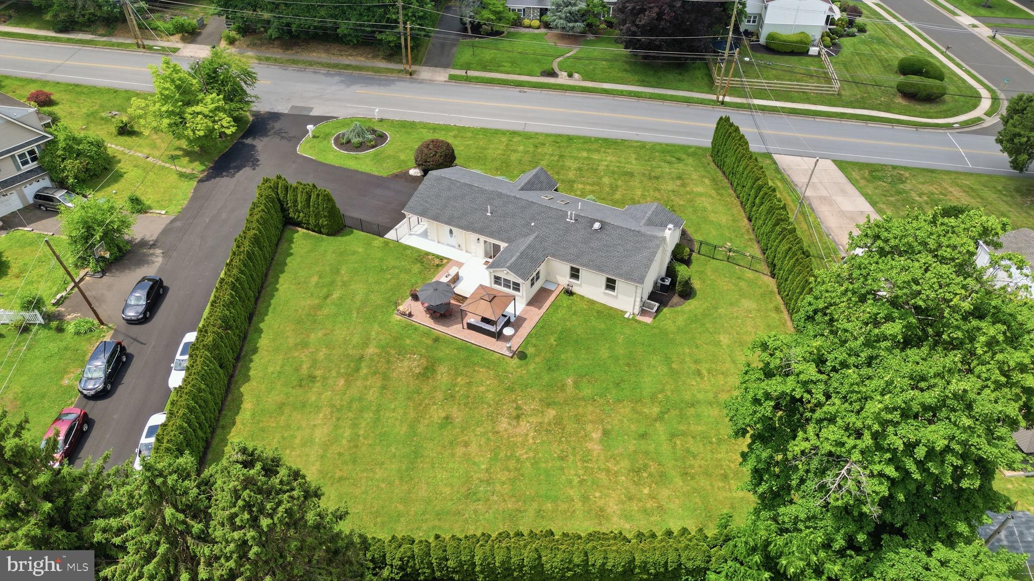 HUNTINGDON VALLEY - Residential