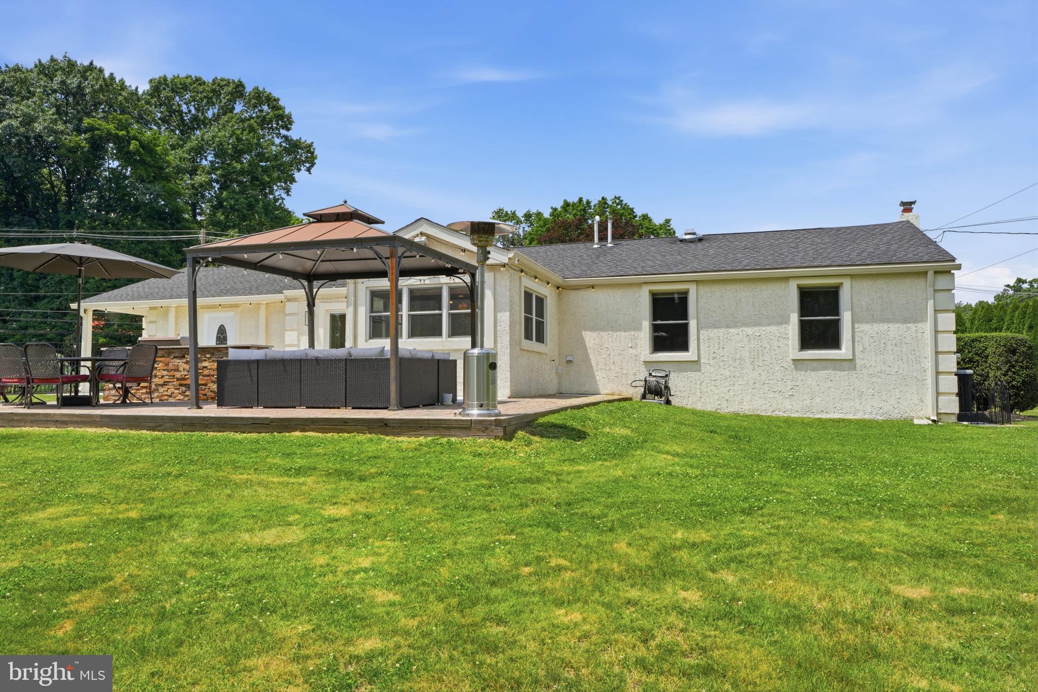 HUNTINGDON VALLEY - Residential
