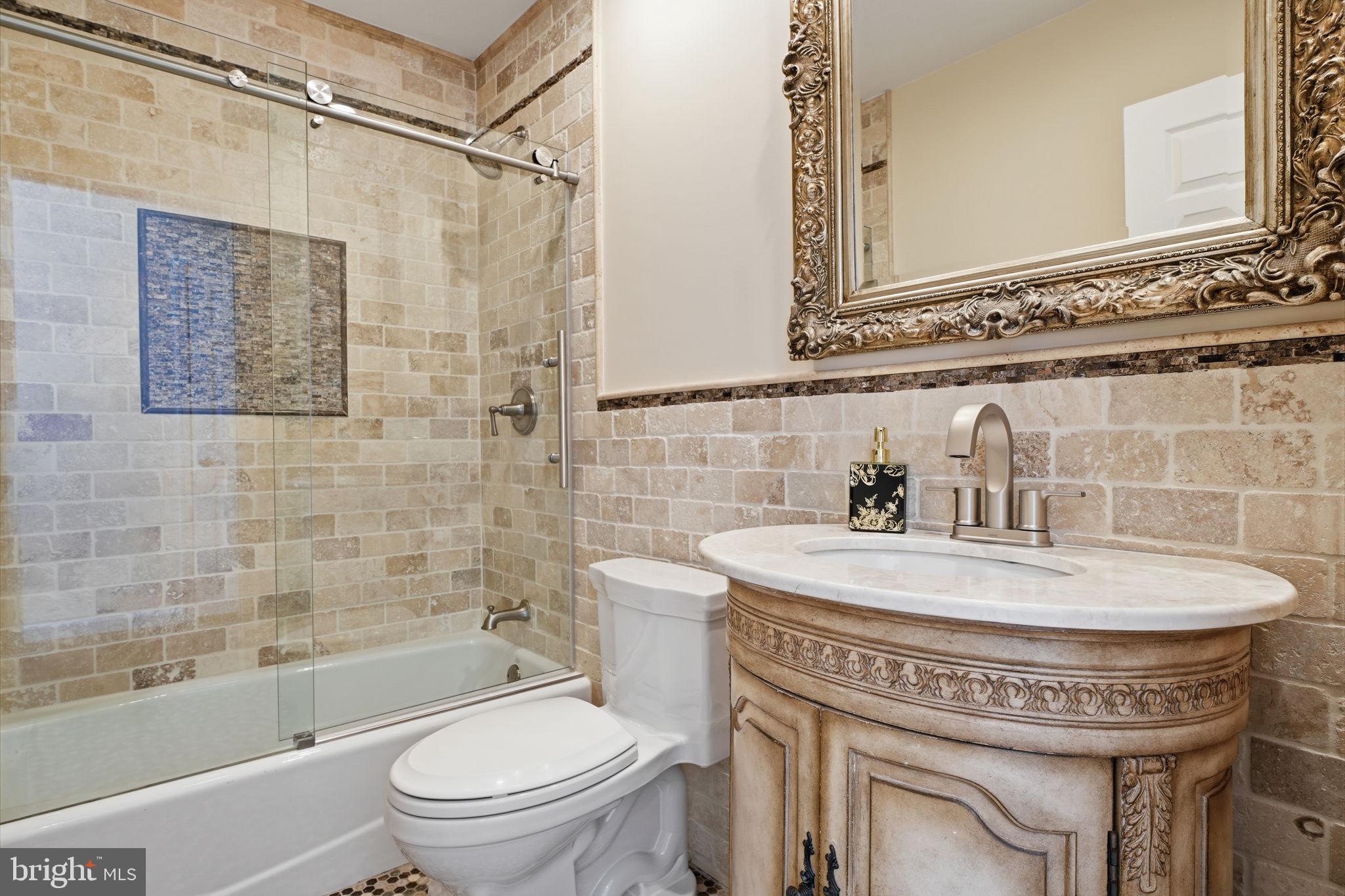 HUNTINGDON VALLEY - Residential