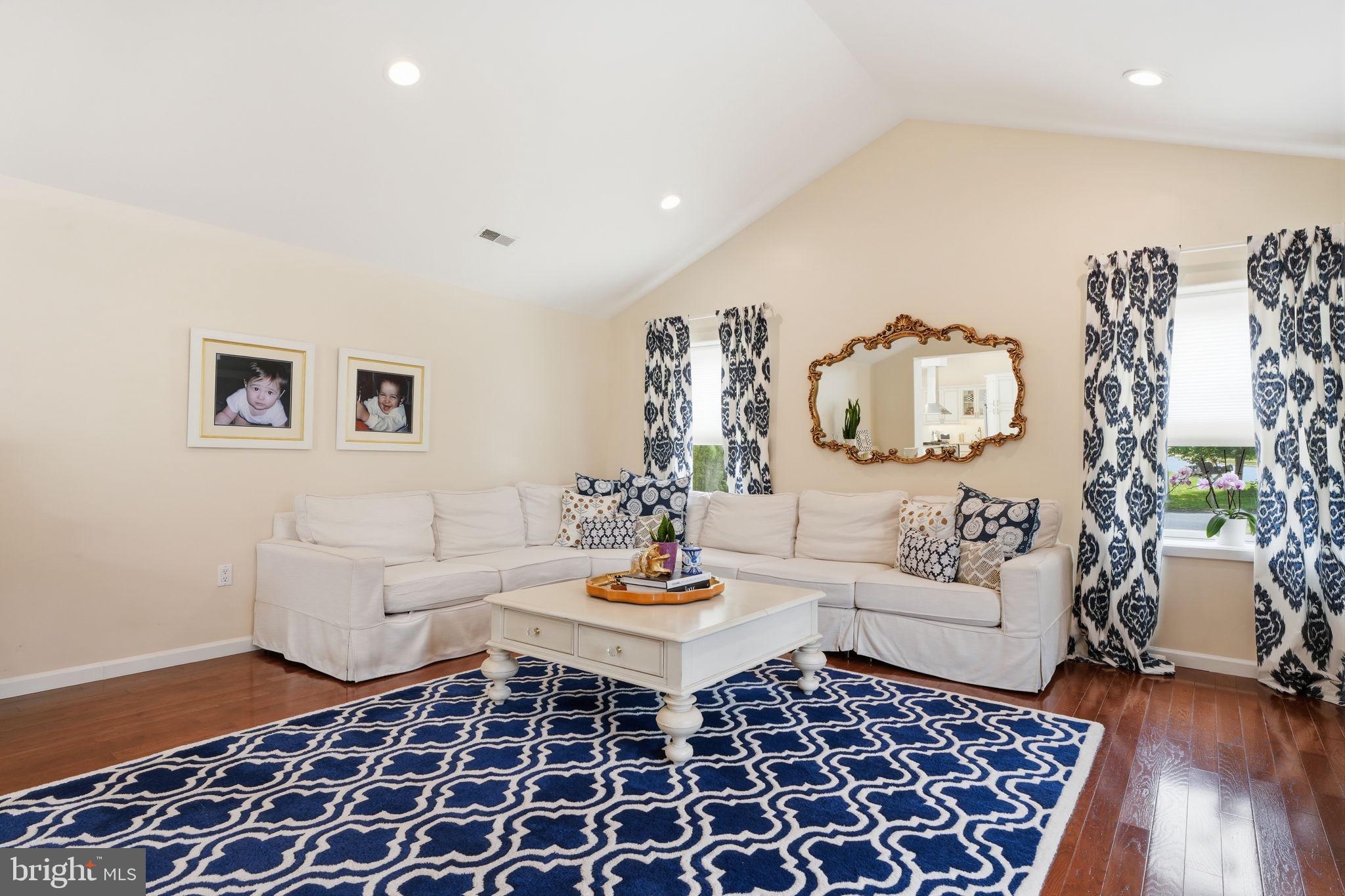 HUNTINGDON VALLEY - Residential