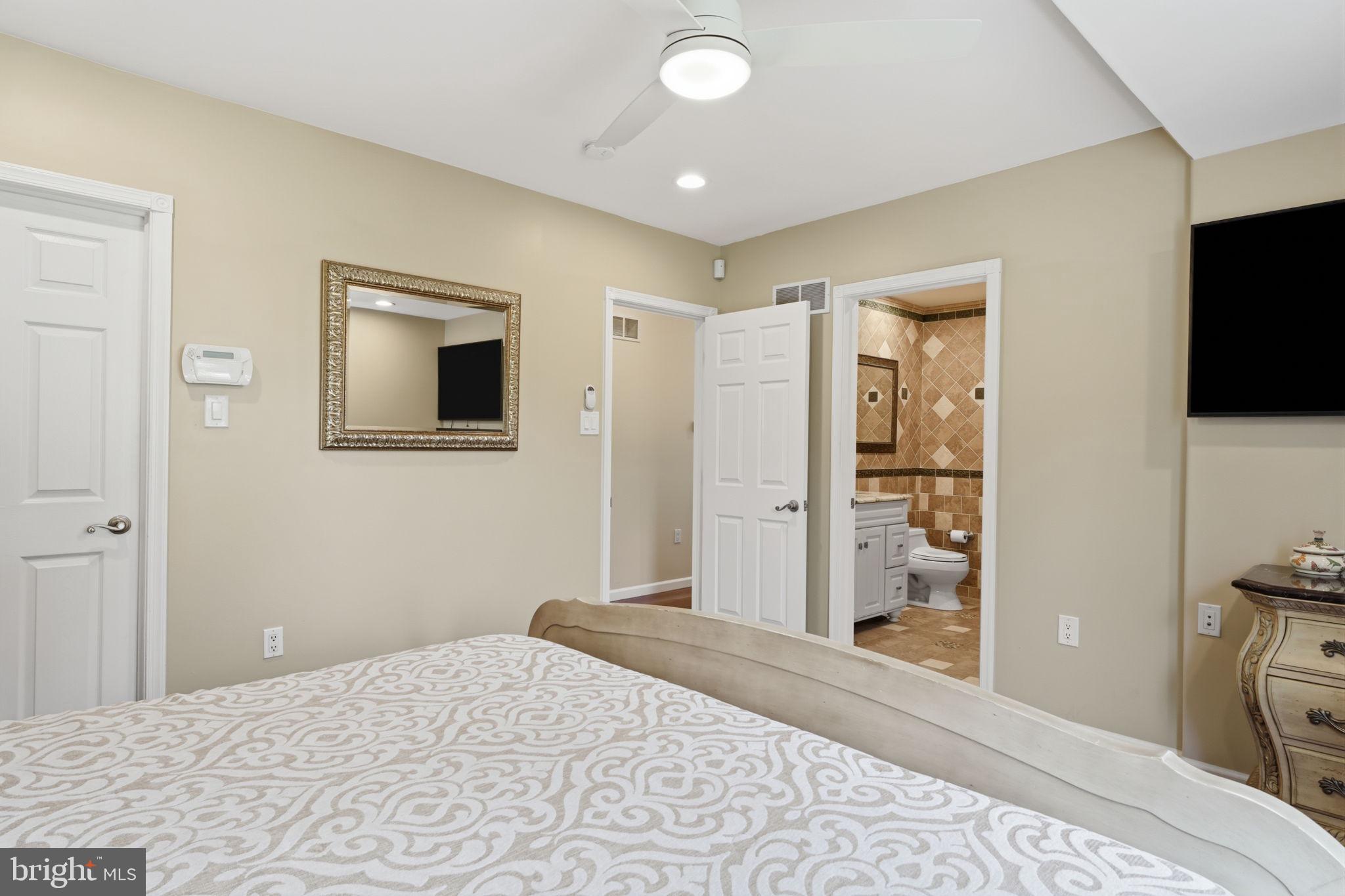 HUNTINGDON VALLEY - Residential