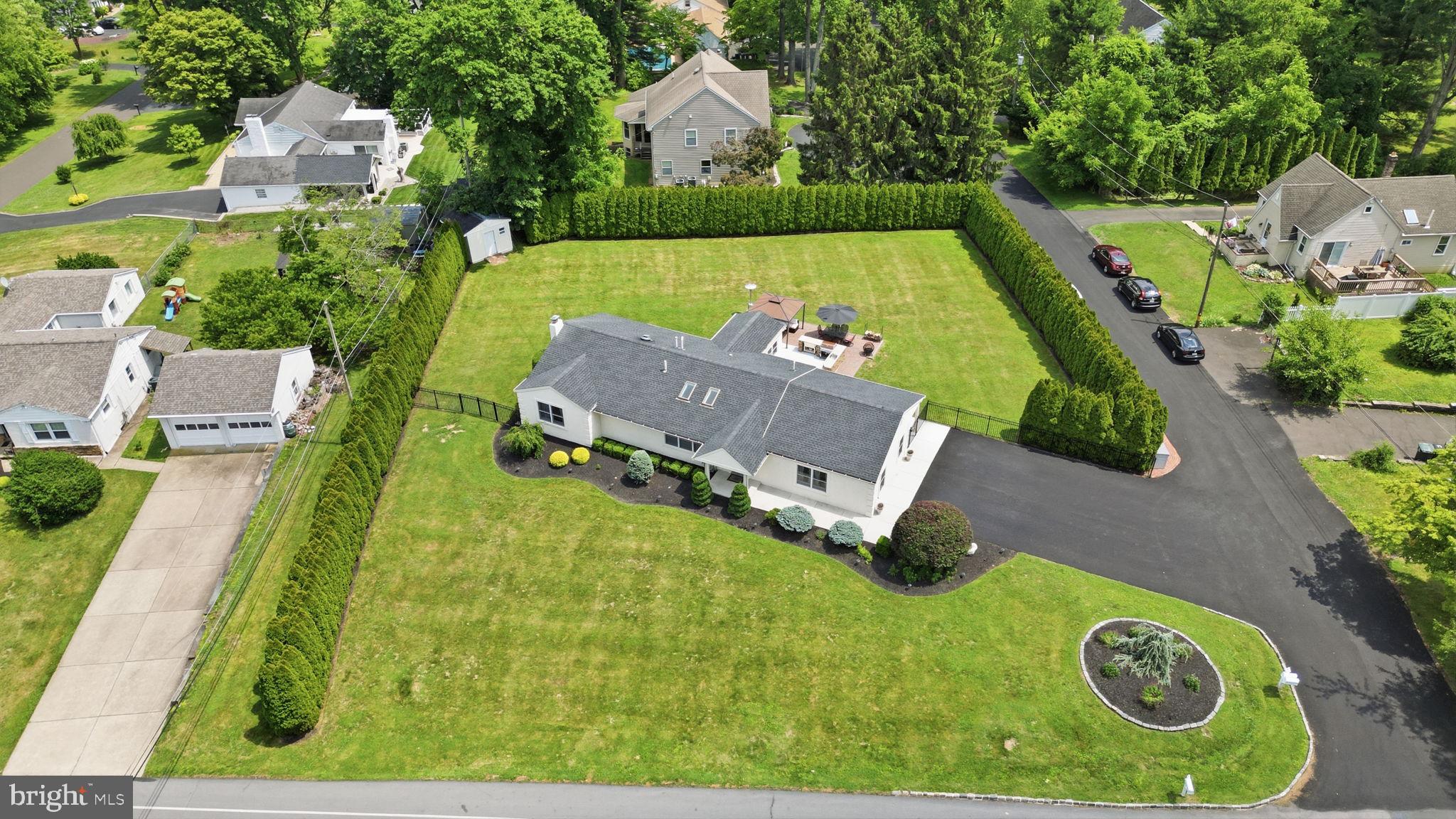 HUNTINGDON VALLEY - Residential