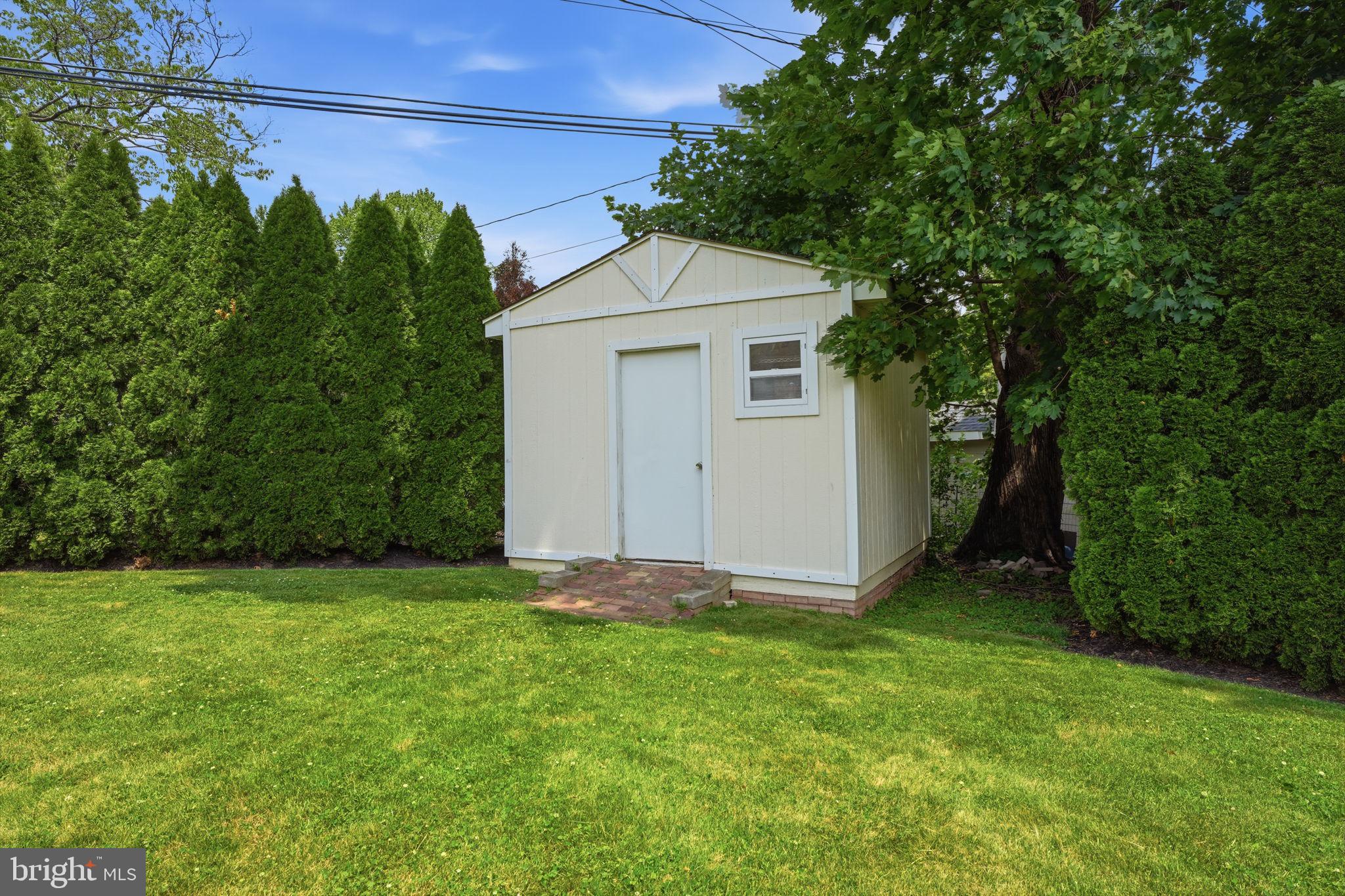 HUNTINGDON VALLEY - Residential