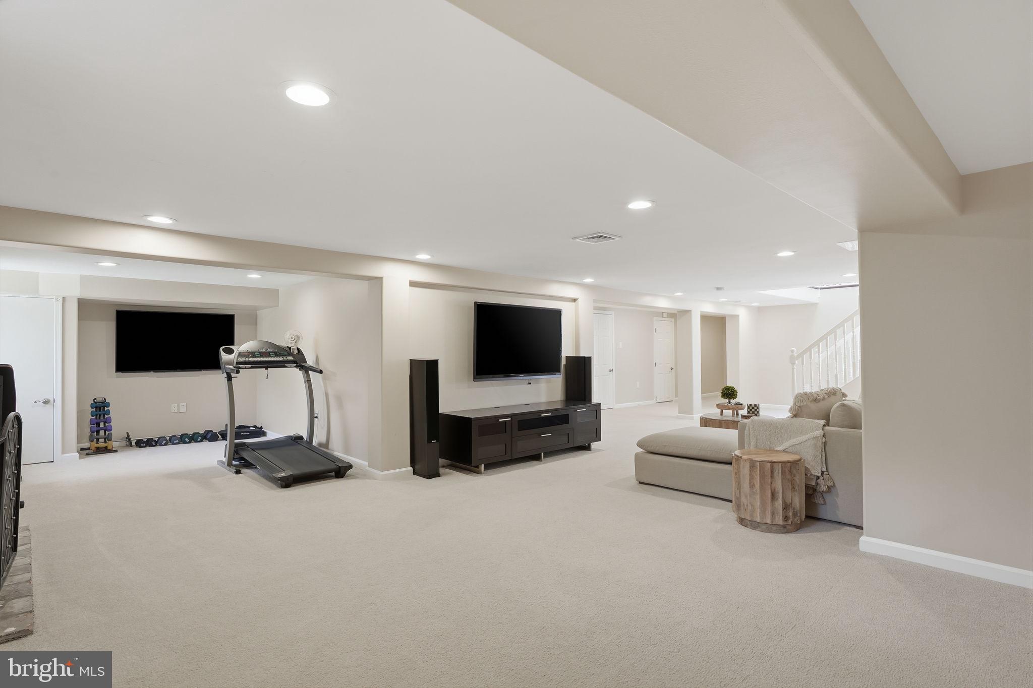 HUNTINGDON VALLEY - Residential