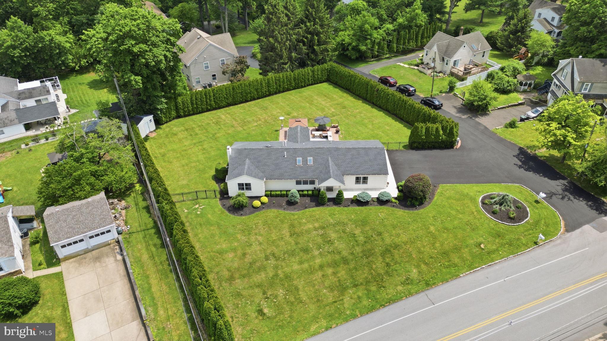 HUNTINGDON VALLEY - Residential