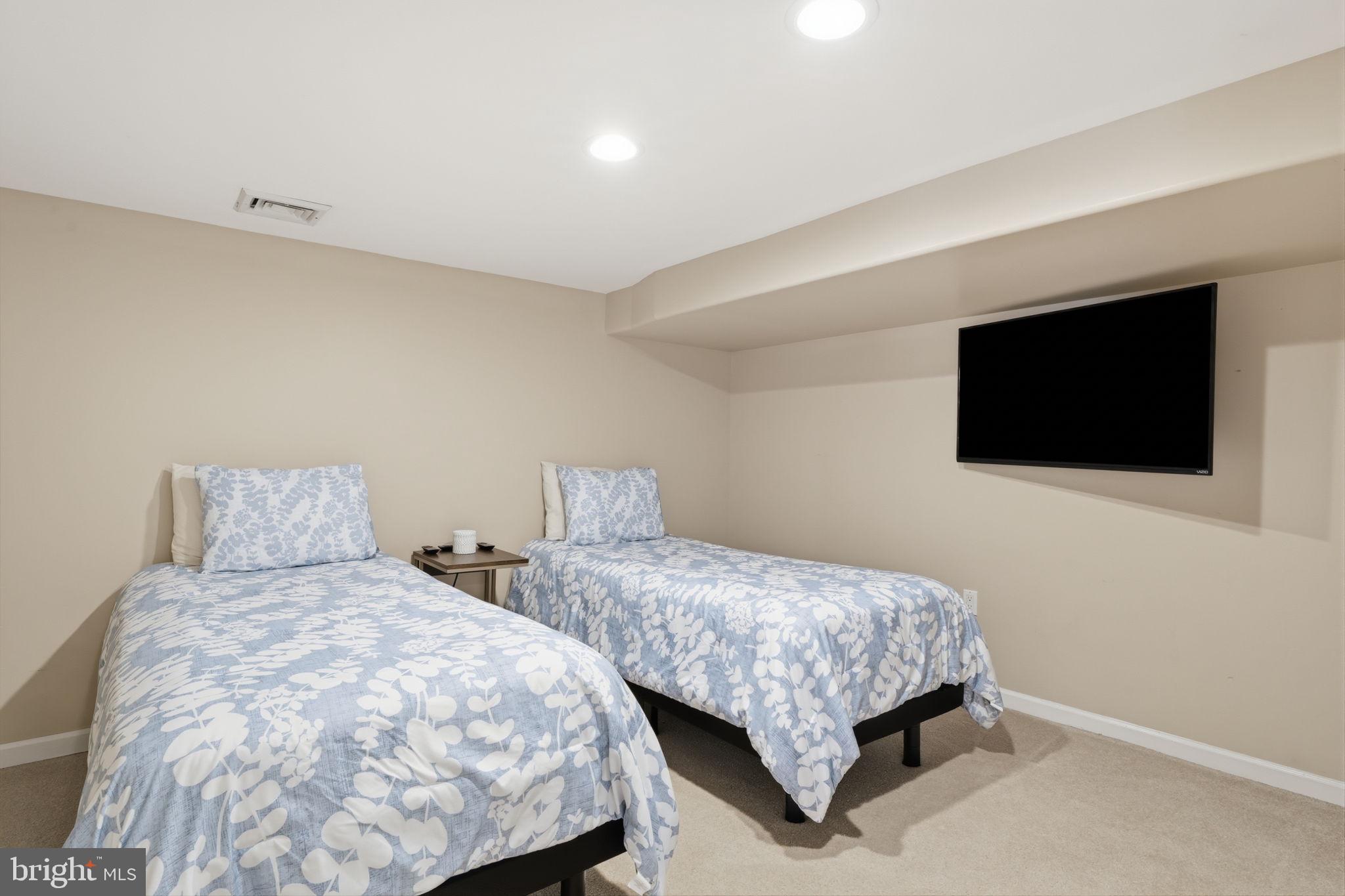 HUNTINGDON VALLEY - Residential