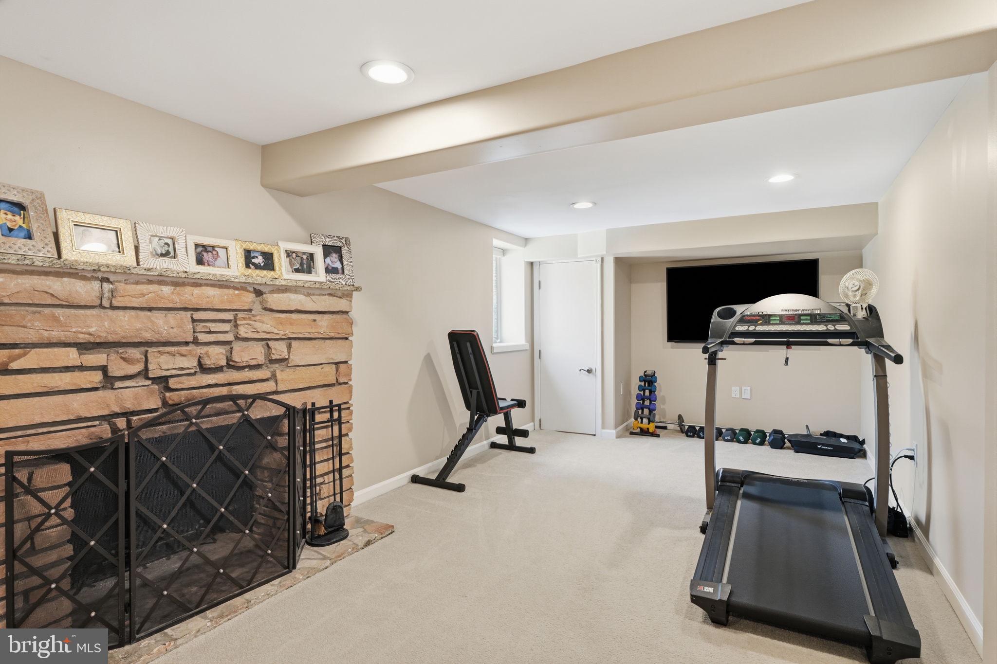 HUNTINGDON VALLEY - Residential