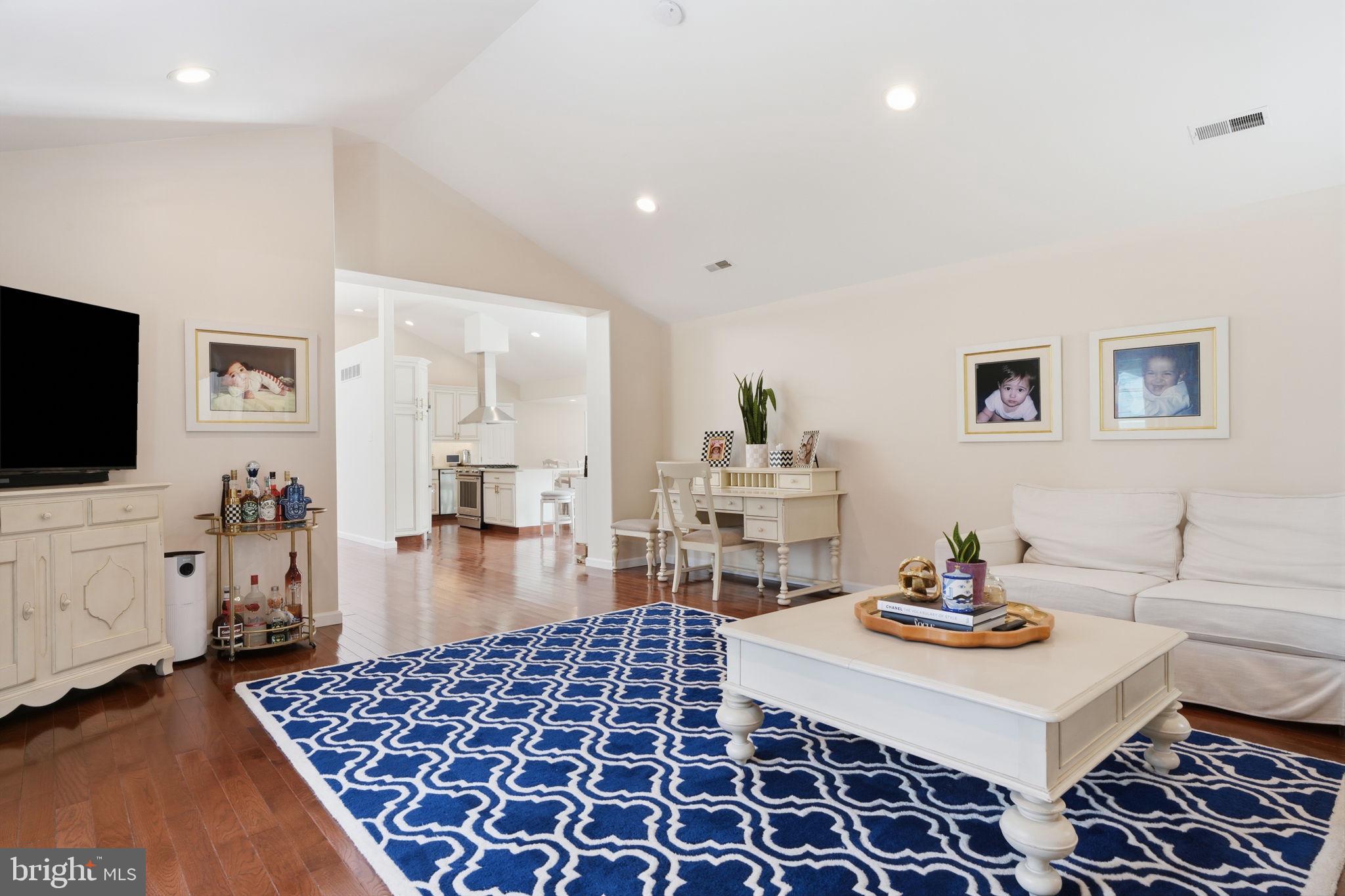 HUNTINGDON VALLEY - Residential