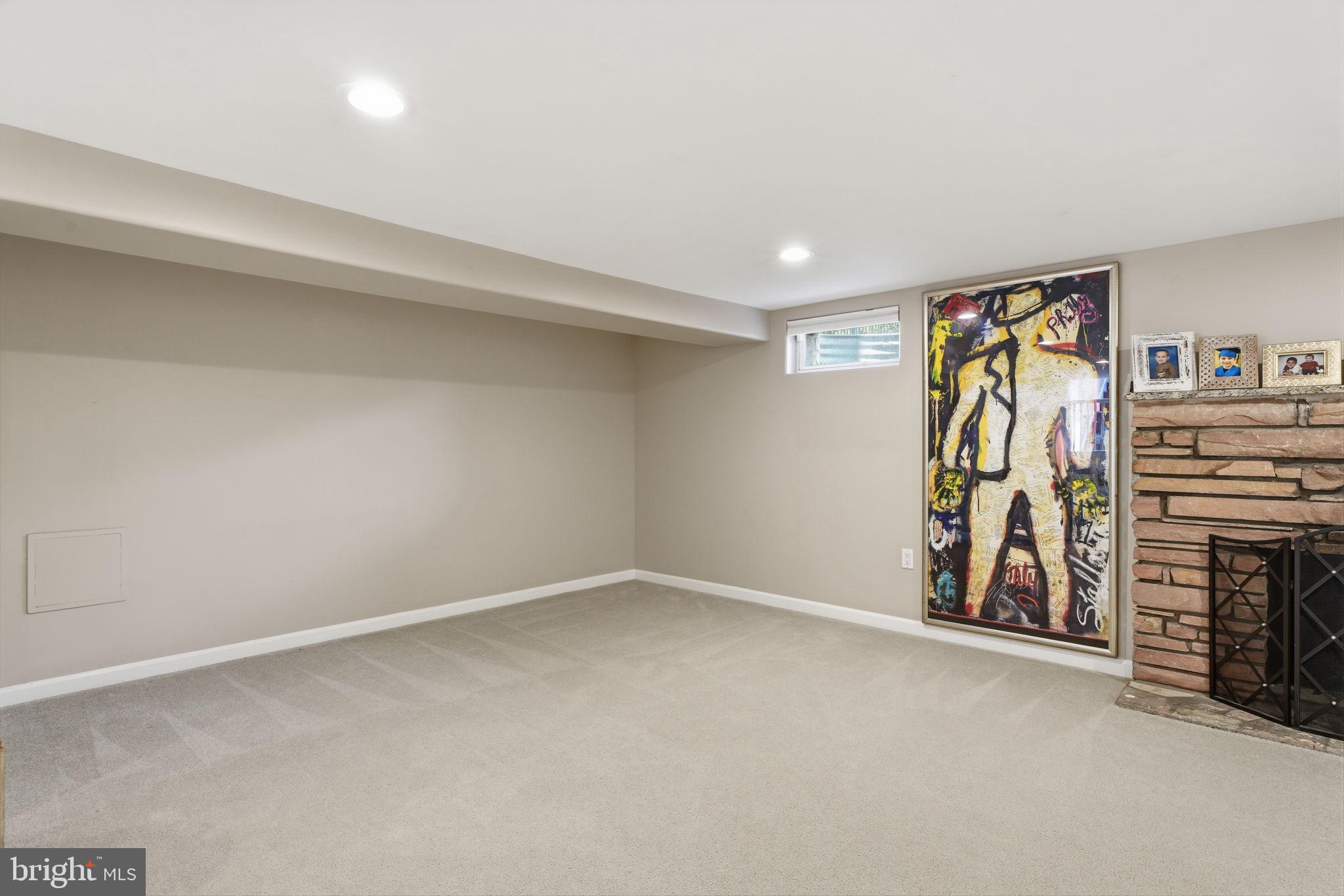 HUNTINGDON VALLEY - Residential