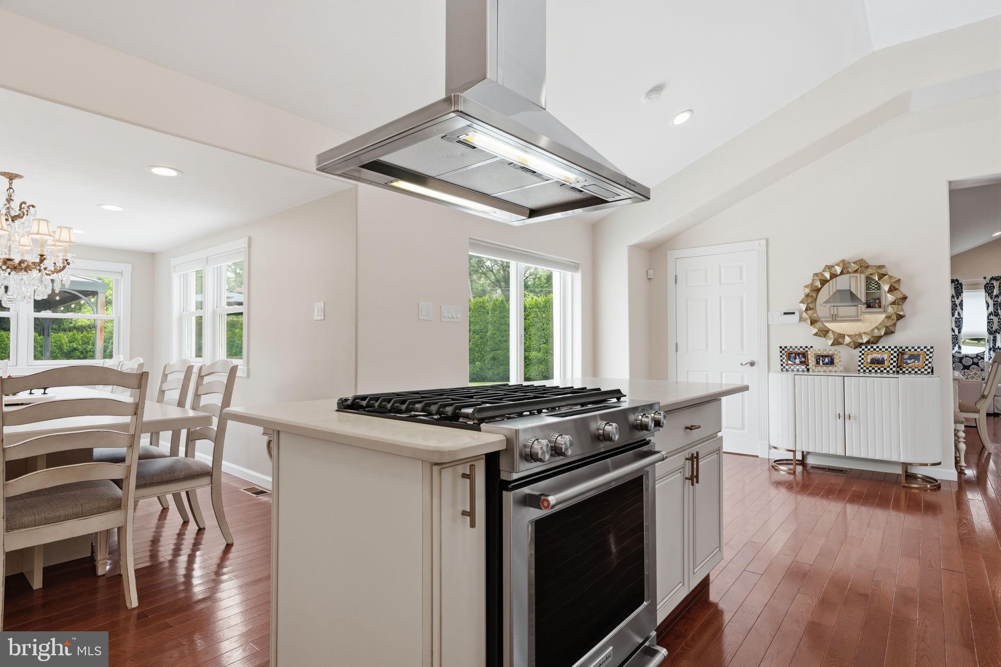 HUNTINGDON VALLEY - Residential