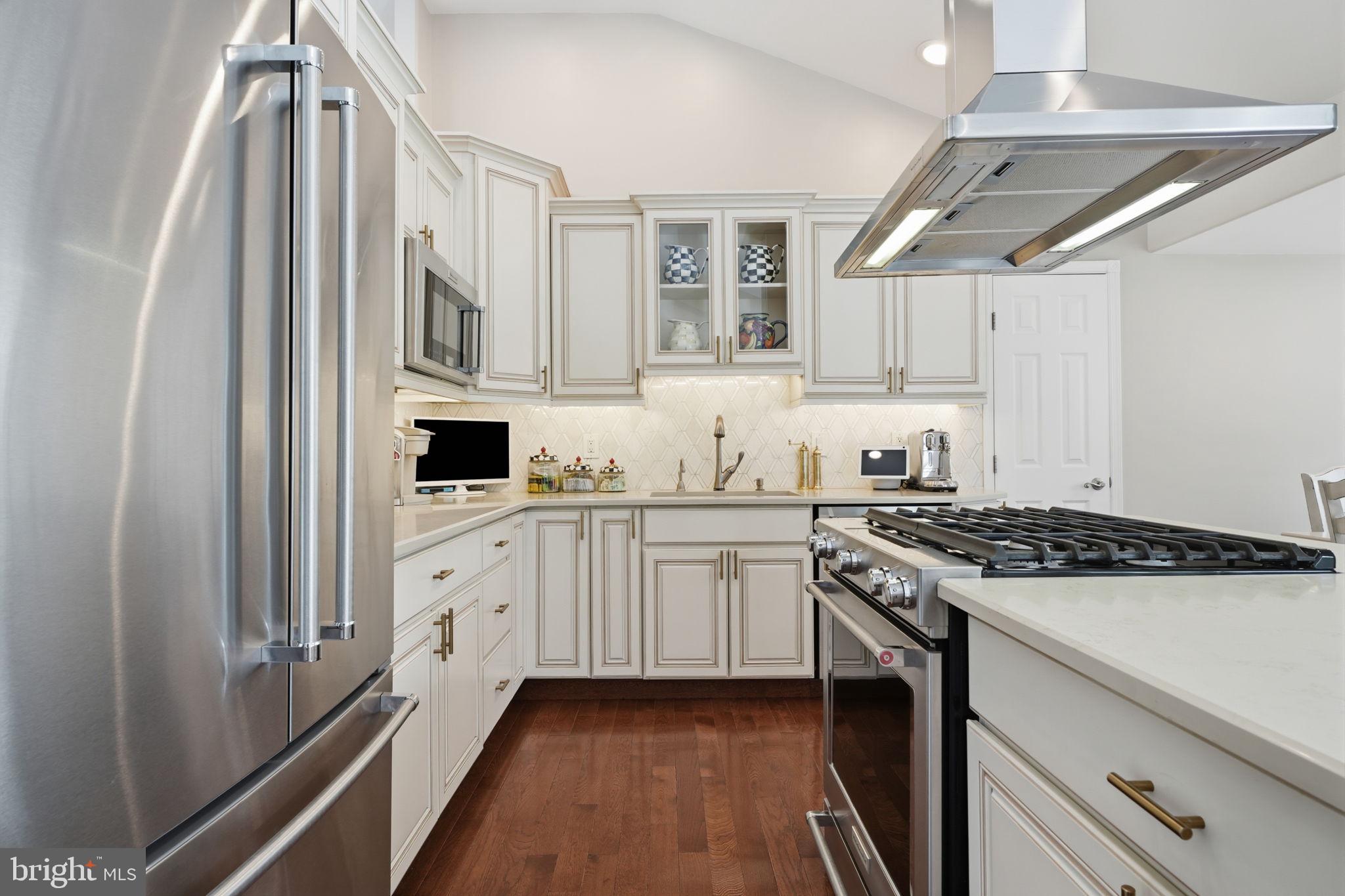 HUNTINGDON VALLEY - Residential