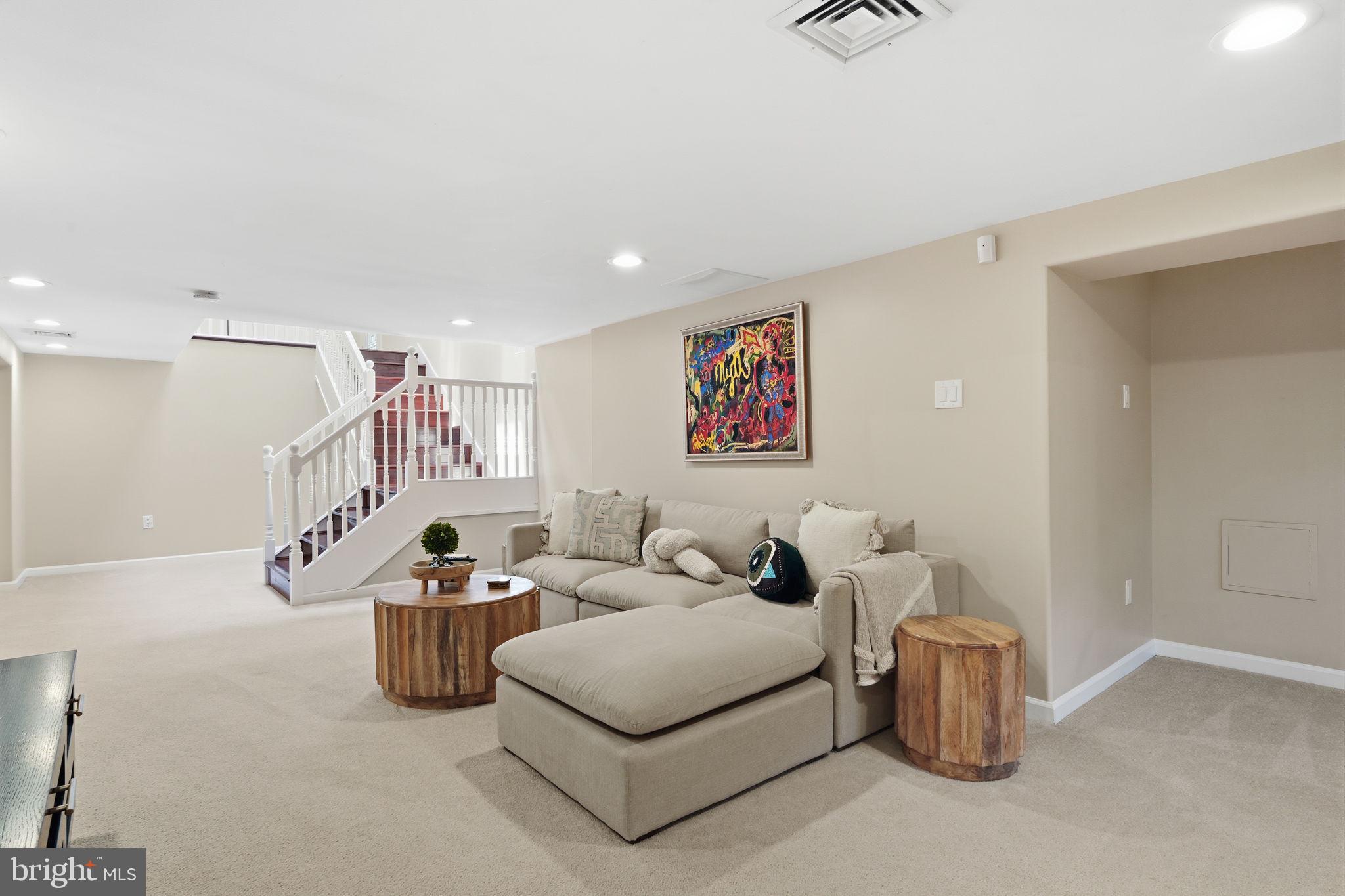 HUNTINGDON VALLEY - Residential
