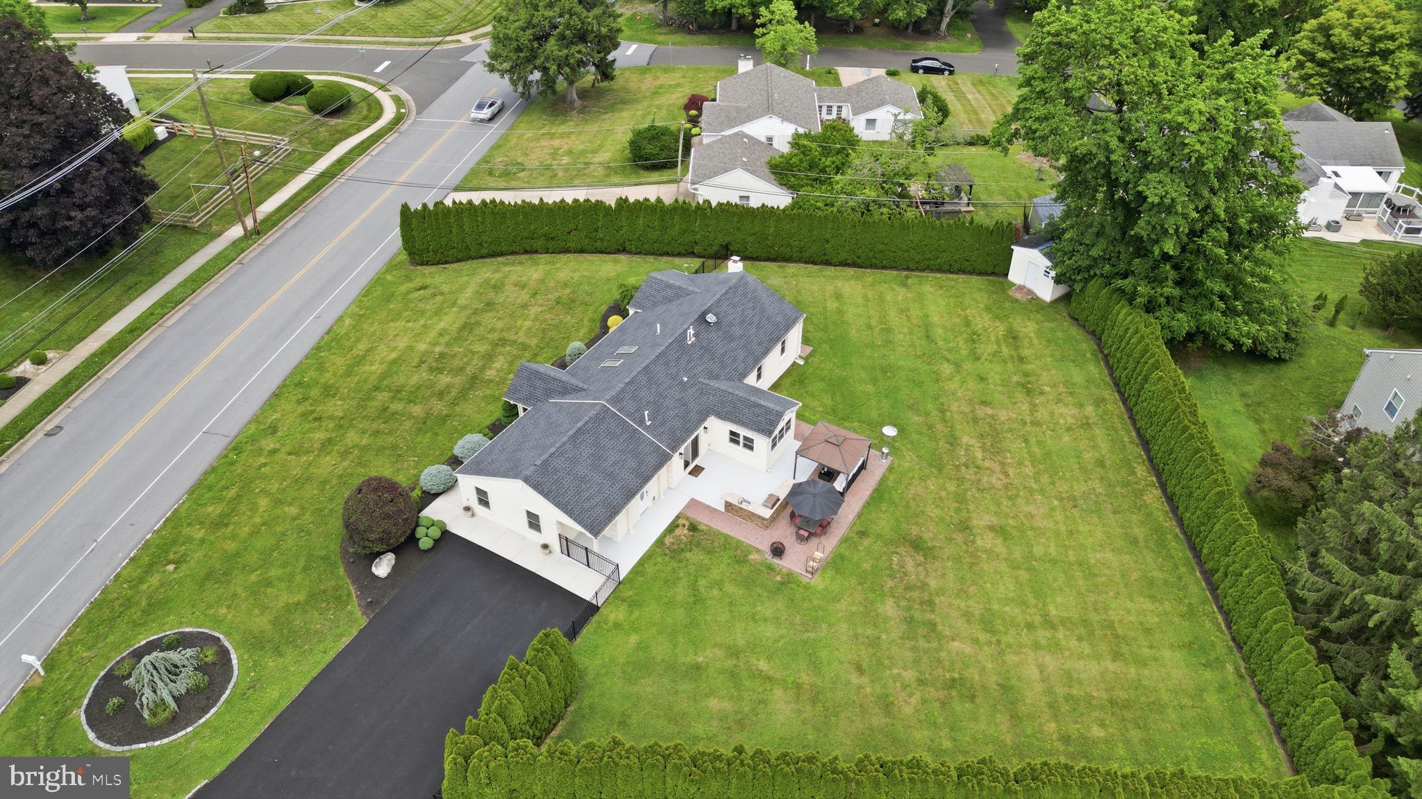 HUNTINGDON VALLEY - Residential