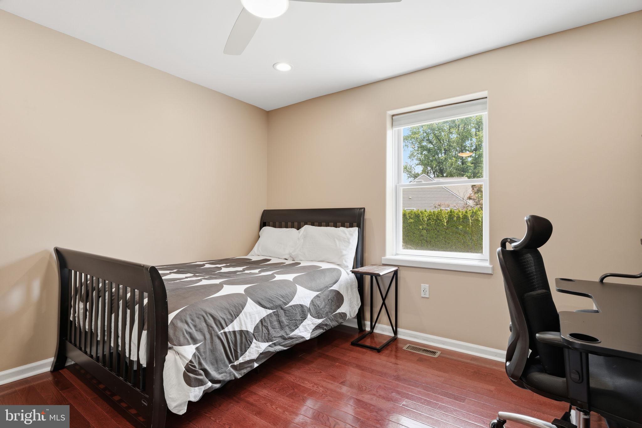 HUNTINGDON VALLEY - Residential