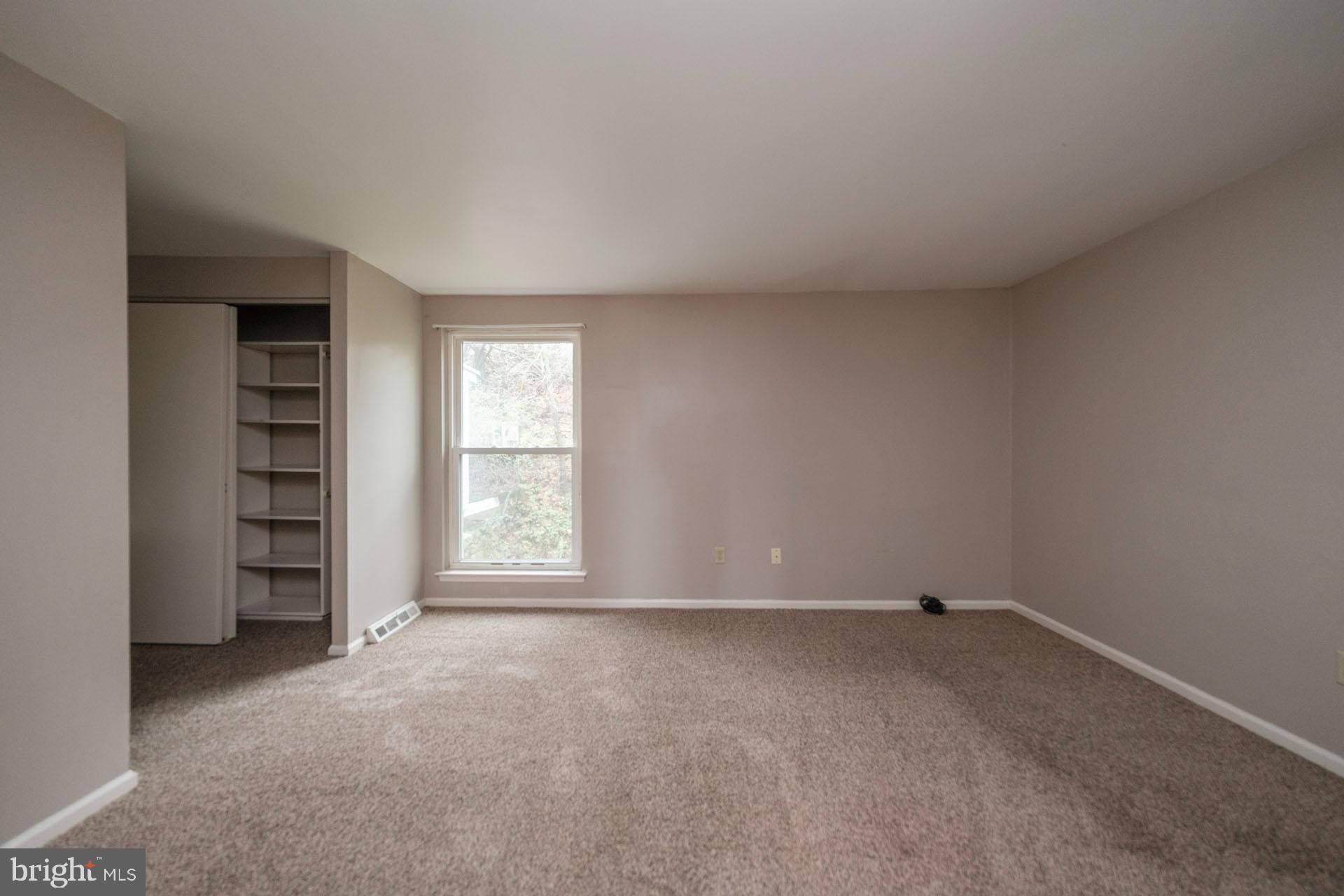 SUMMIT CHASE - Residential