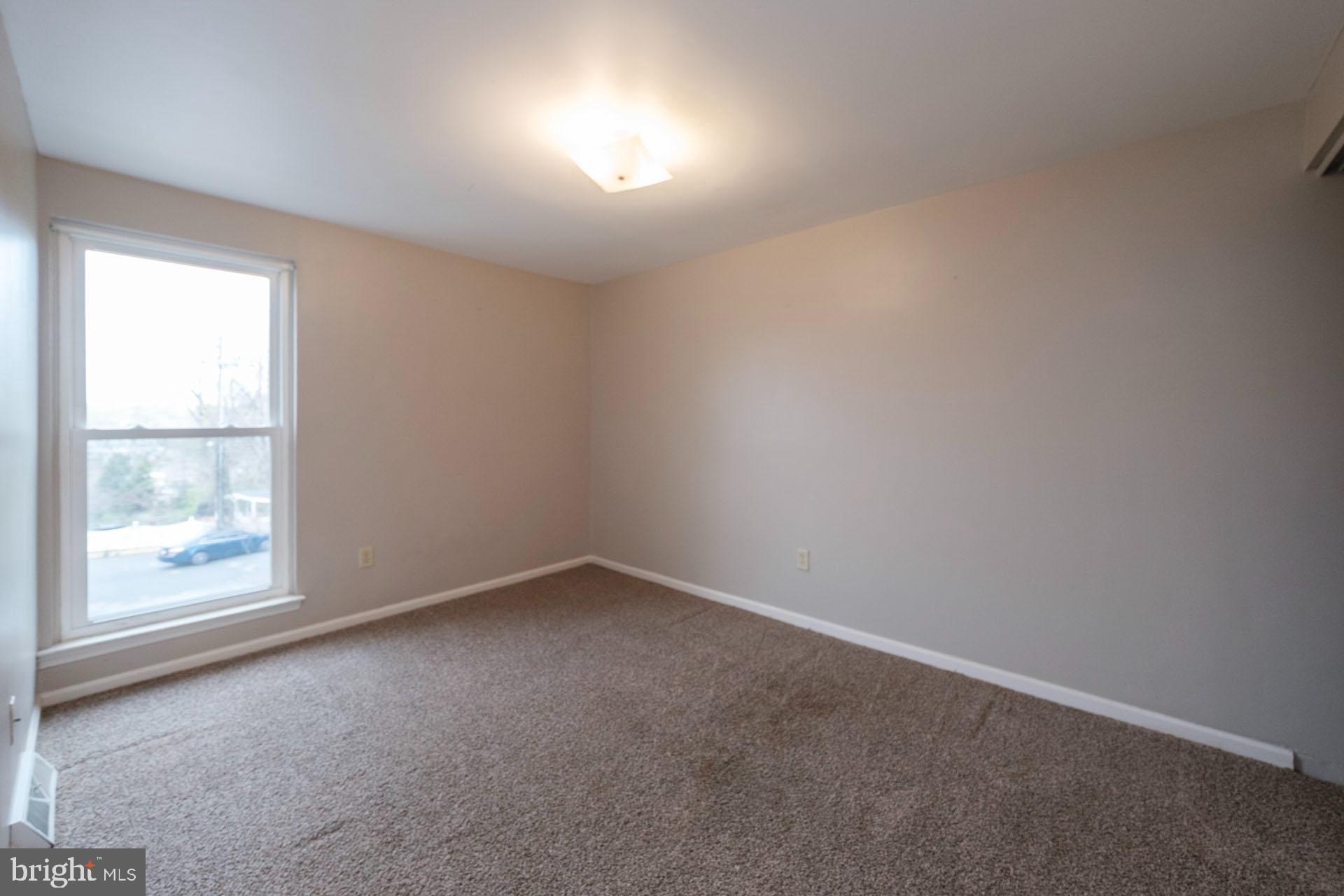 SUMMIT CHASE - Residential