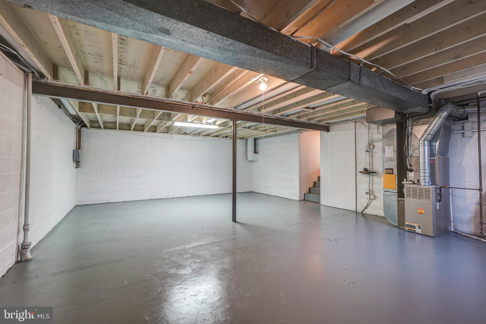 DIAMOND COURTS - Residential