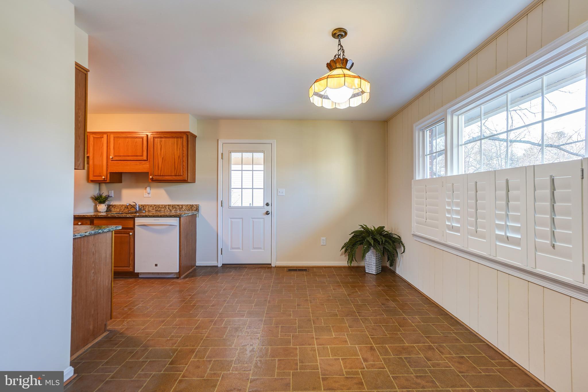 DIAMOND COURTS - Residential
