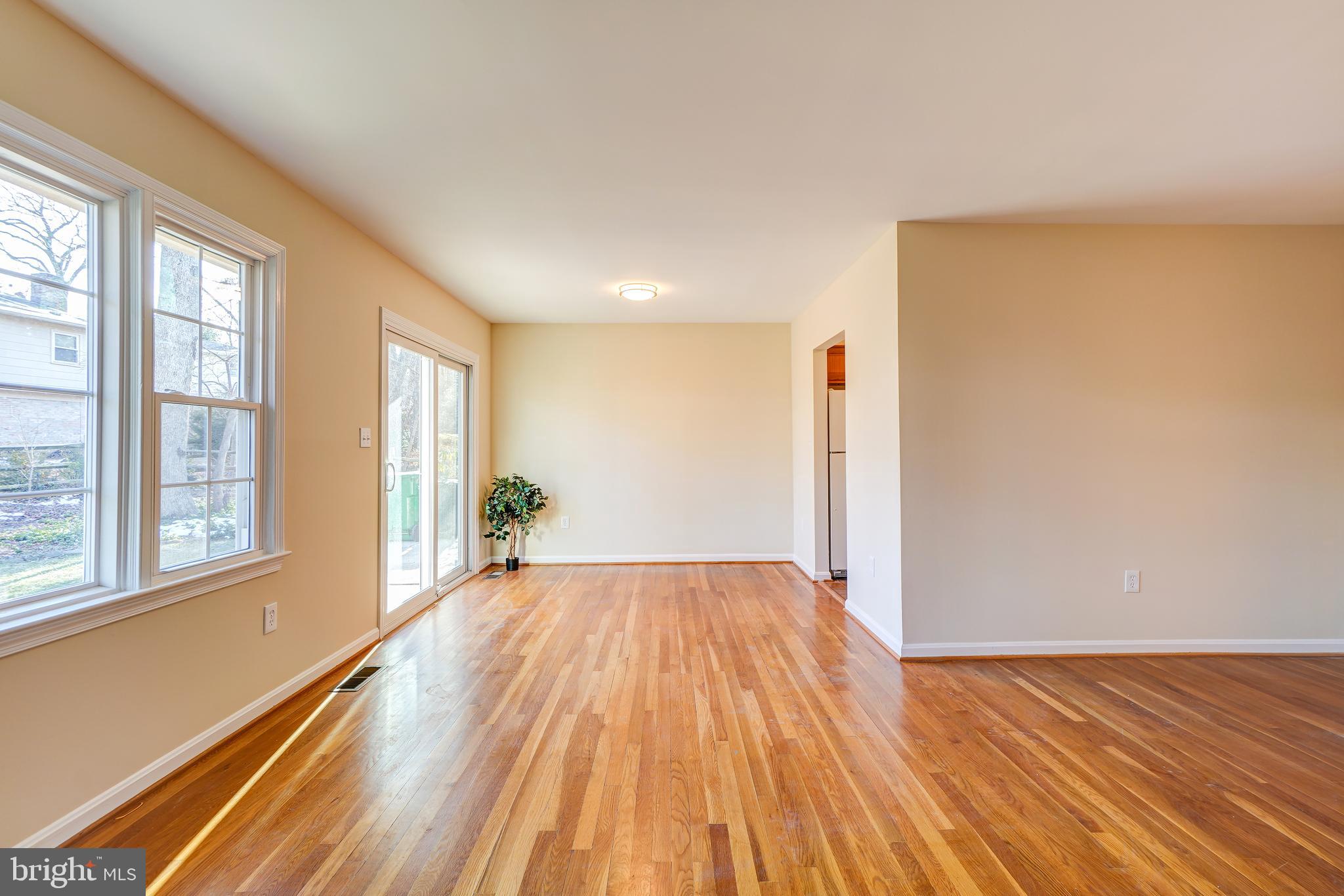 DIAMOND COURTS - Residential