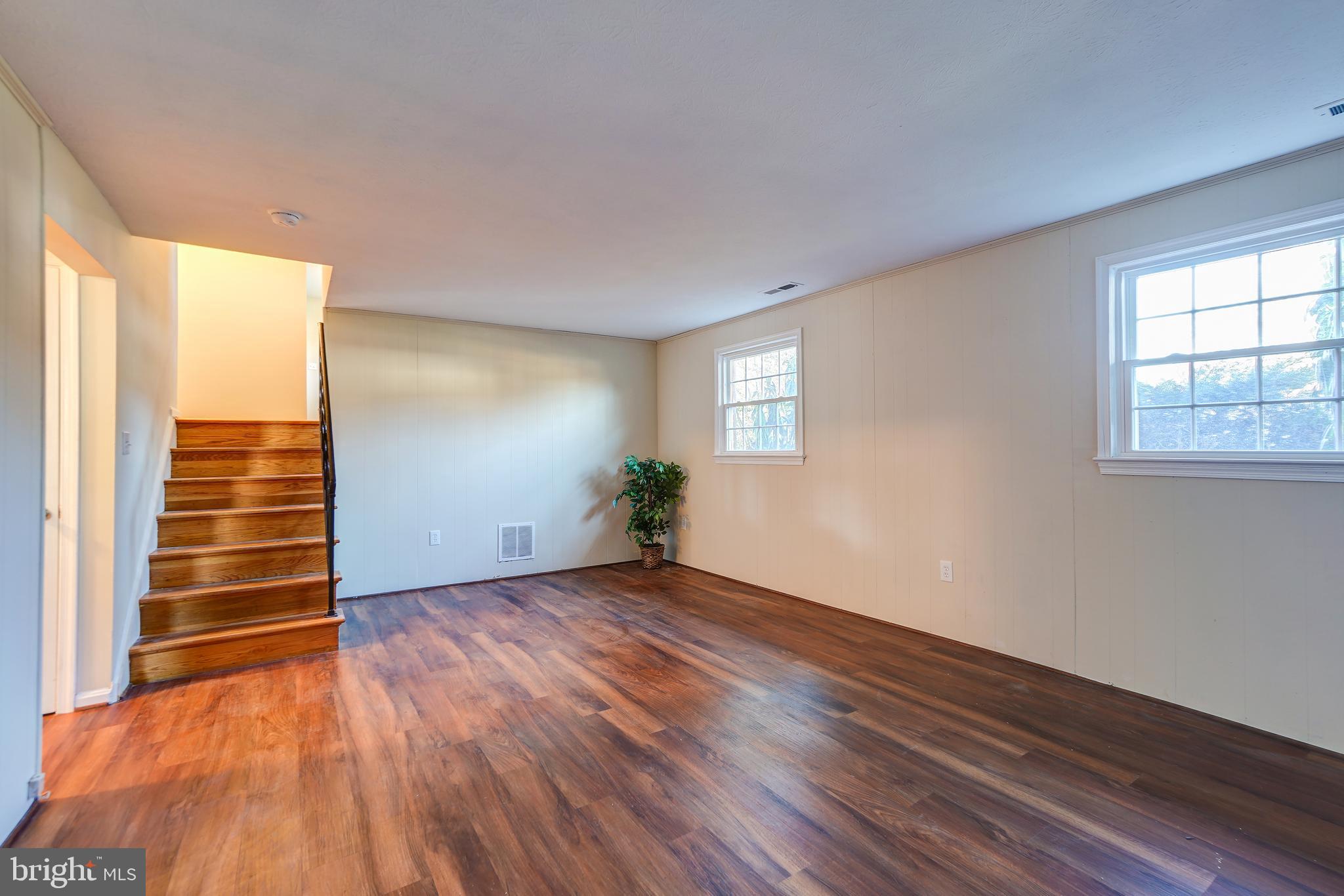 DIAMOND COURTS - Residential
