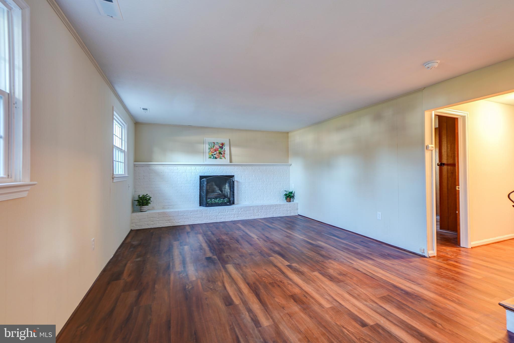 DIAMOND COURTS - Residential