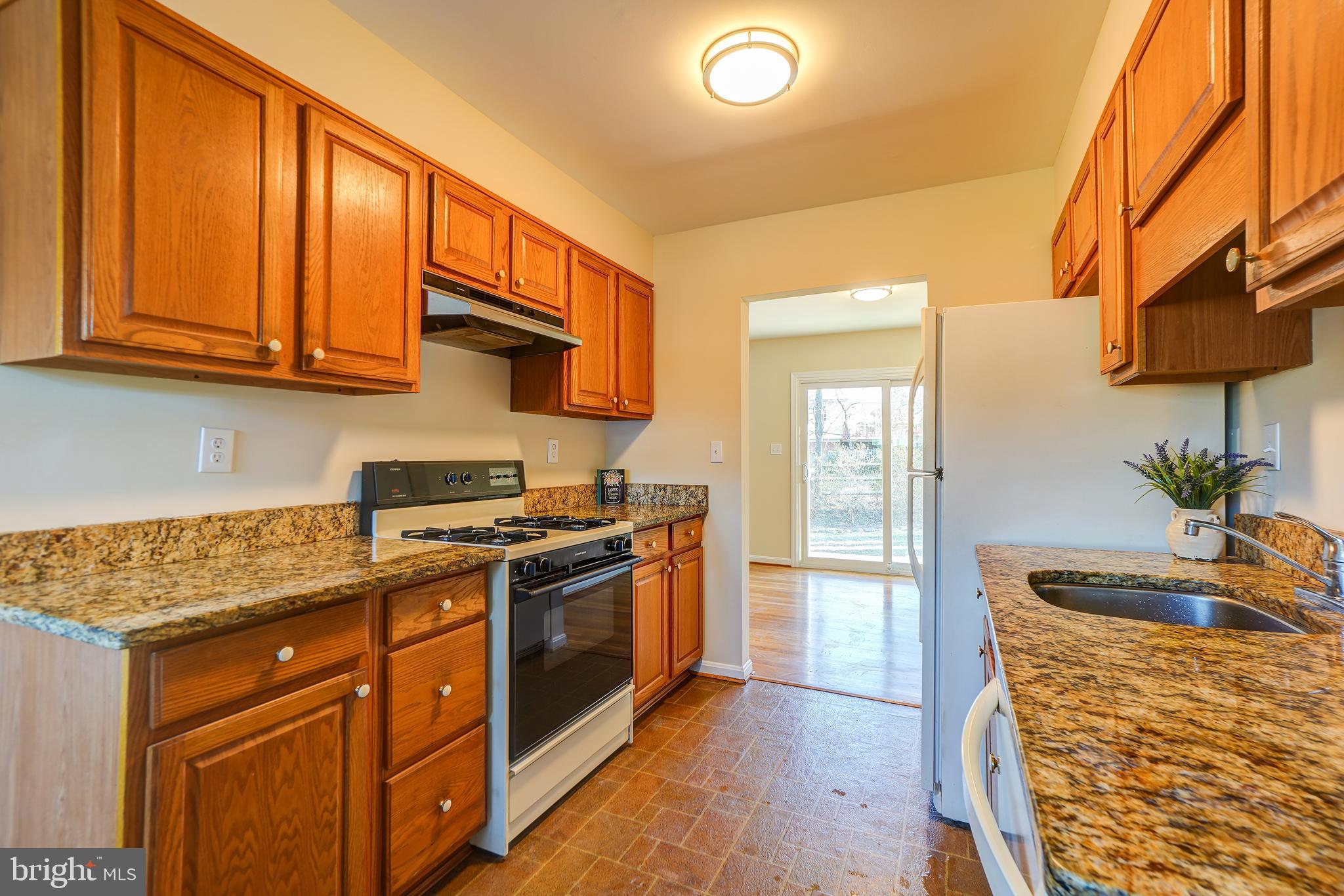 DIAMOND COURTS - Residential
