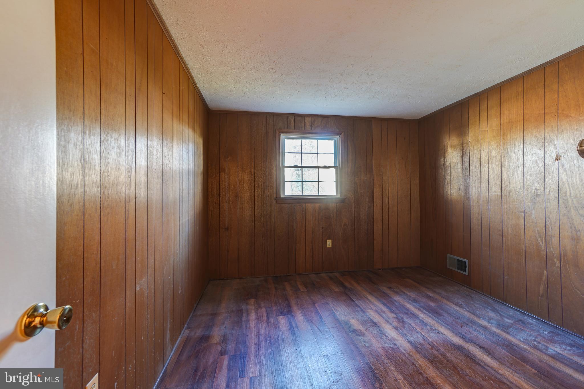 DIAMOND COURTS - Residential