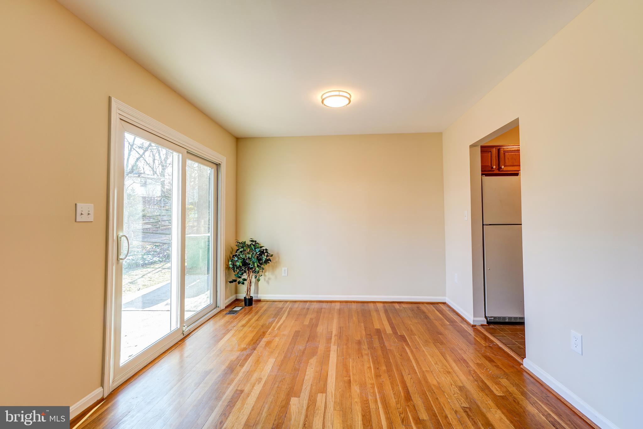 DIAMOND COURTS - Residential