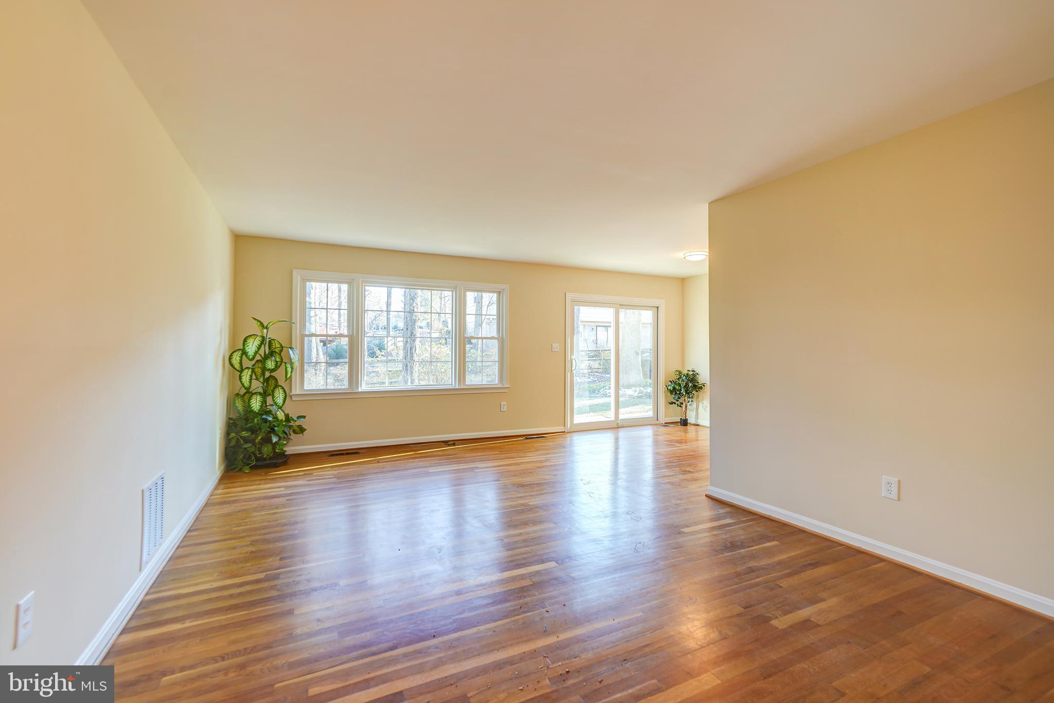 DIAMOND COURTS - Residential