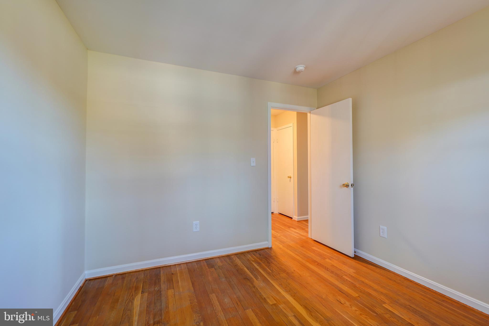 DIAMOND COURTS - Residential