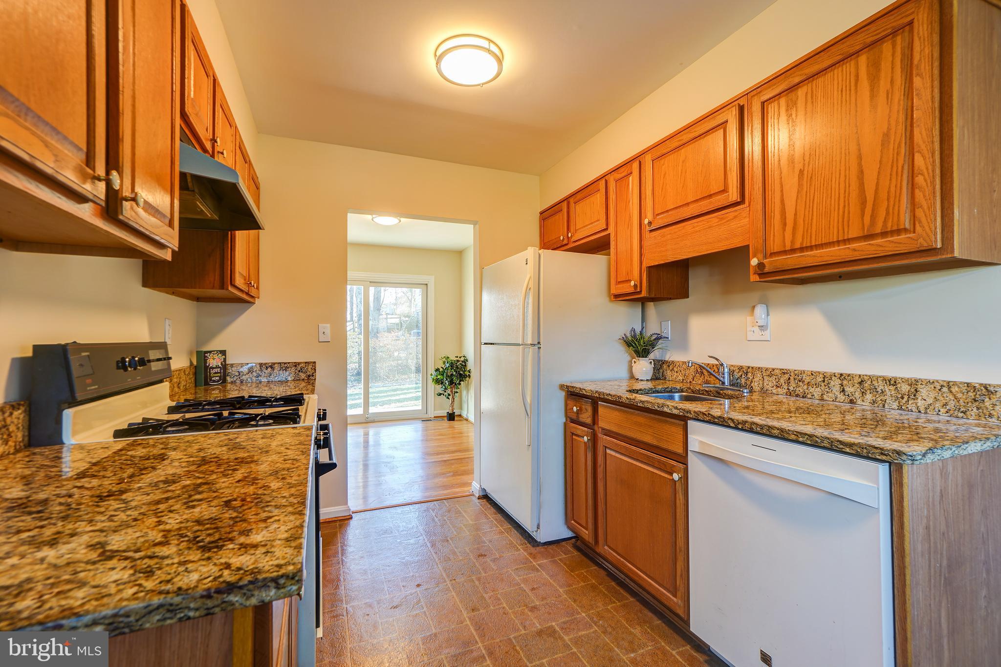 DIAMOND COURTS - Residential