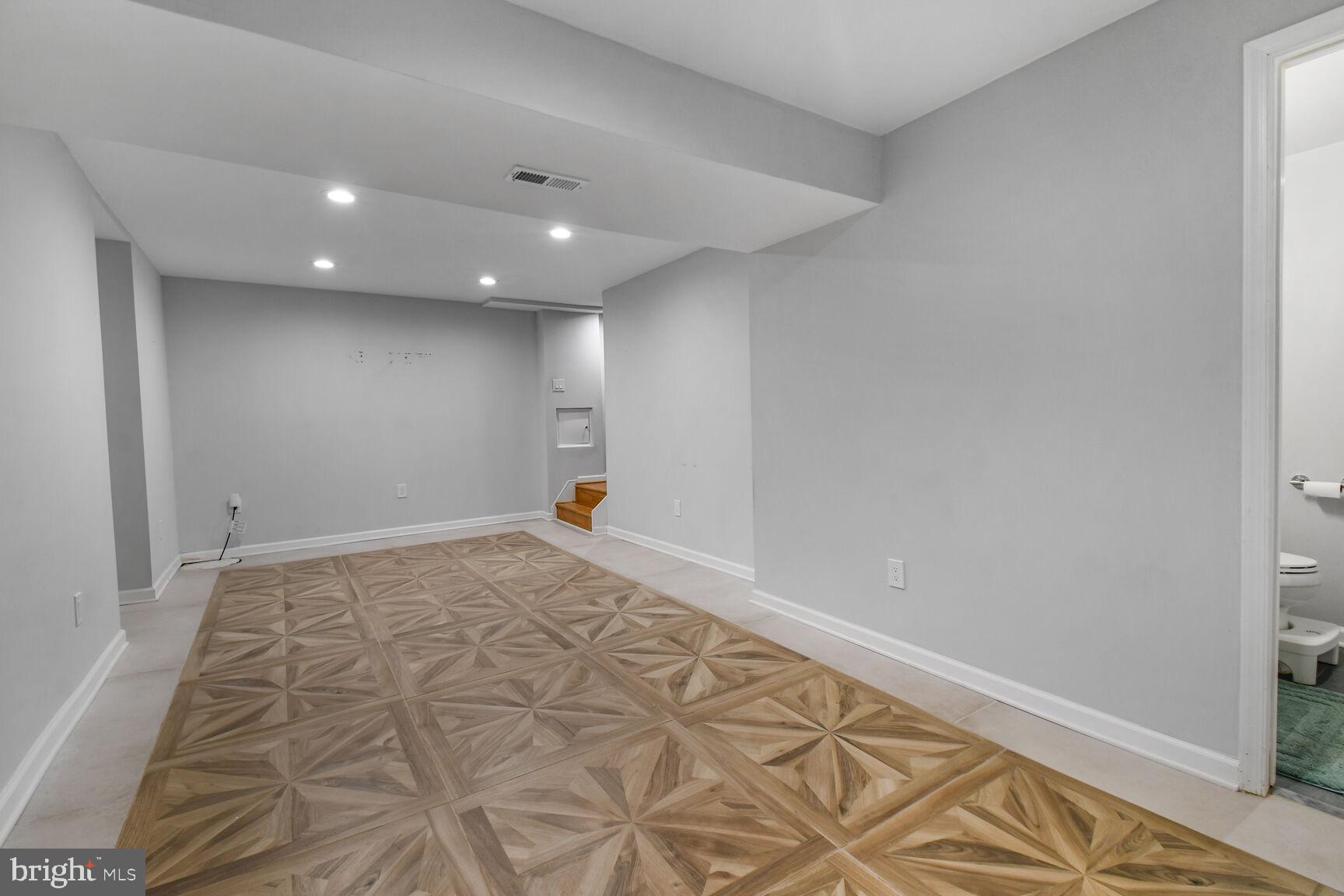 NORBECK HILLS - Residential