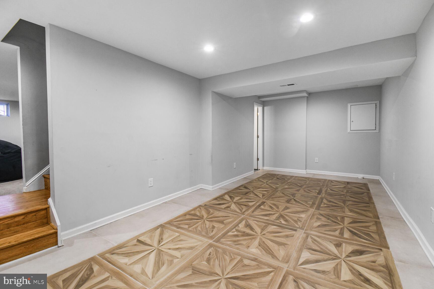 NORBECK HILLS - Residential