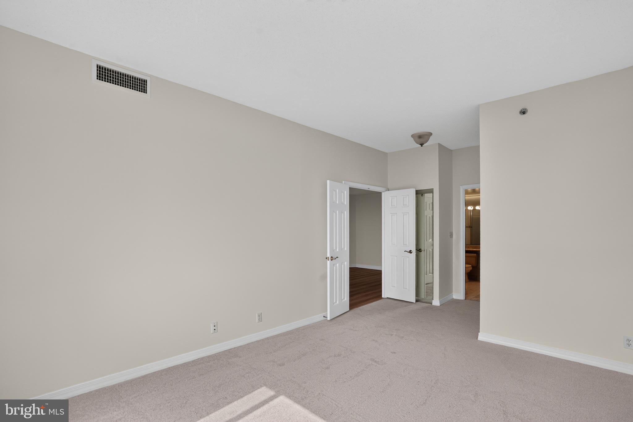 THE WISCONSIN - Residential