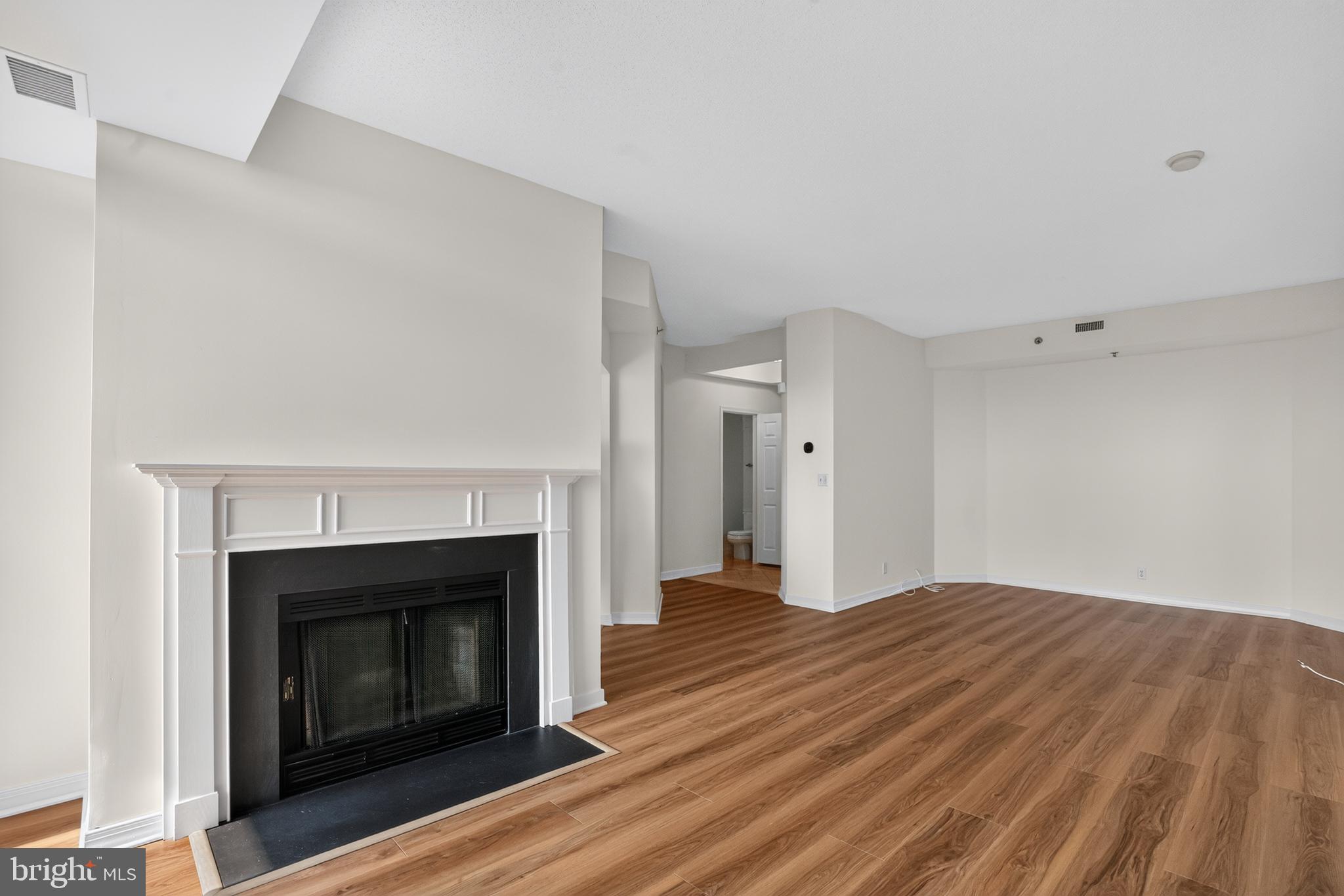 THE WISCONSIN - Residential