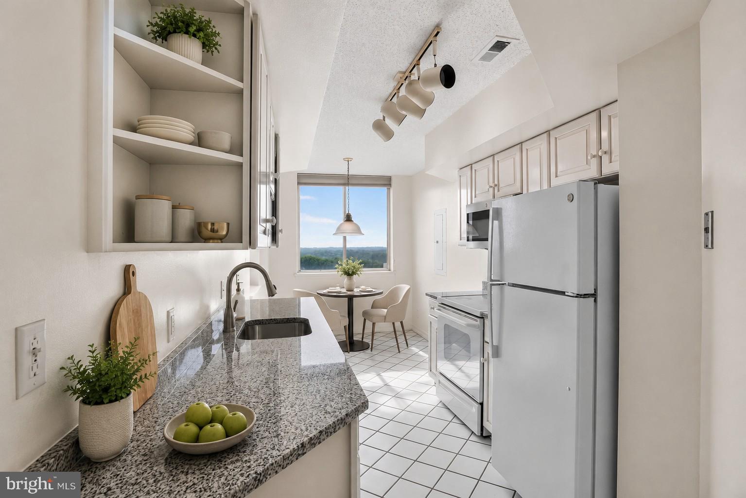 THE WISCONSIN - Residential
