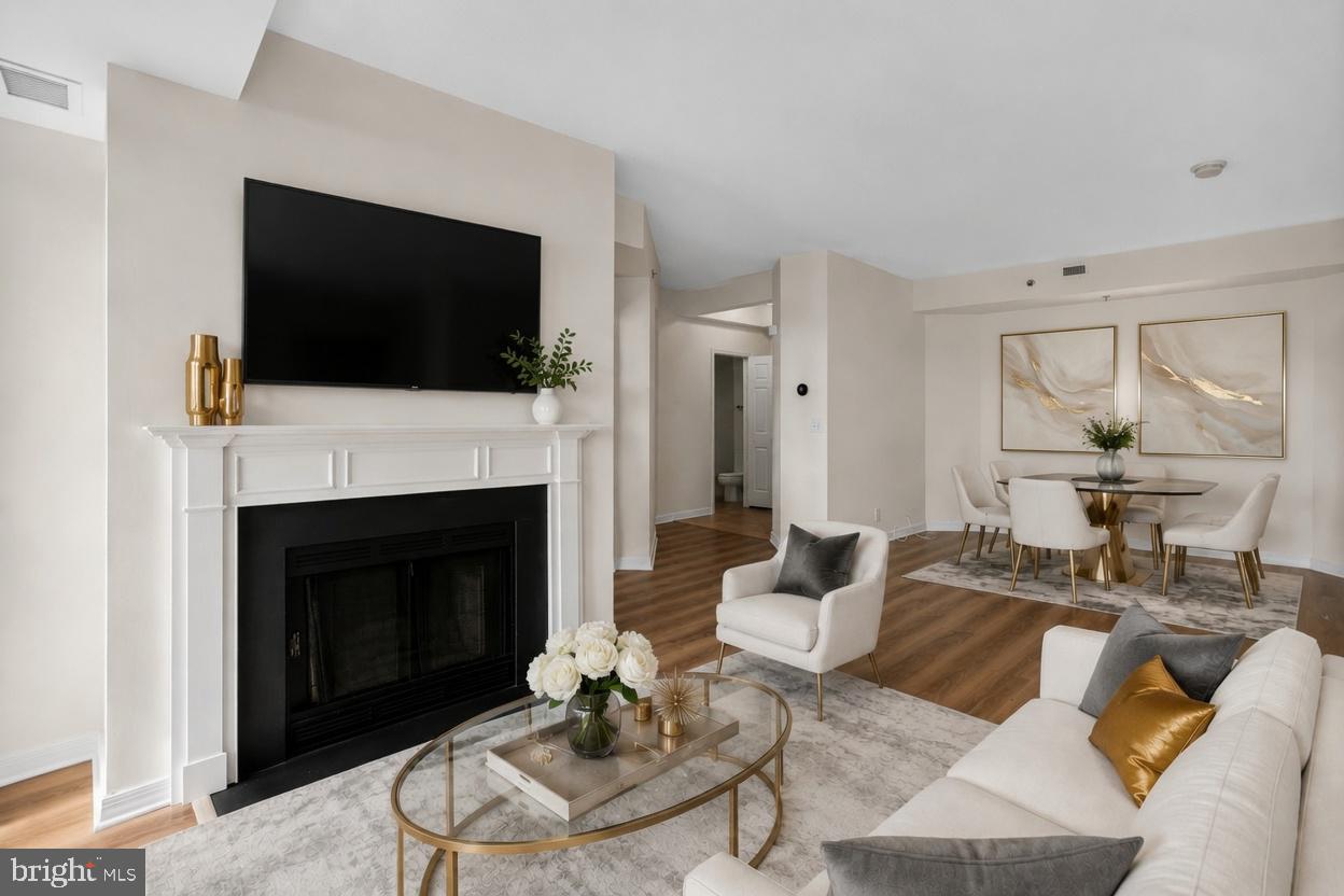 THE WISCONSIN - Residential