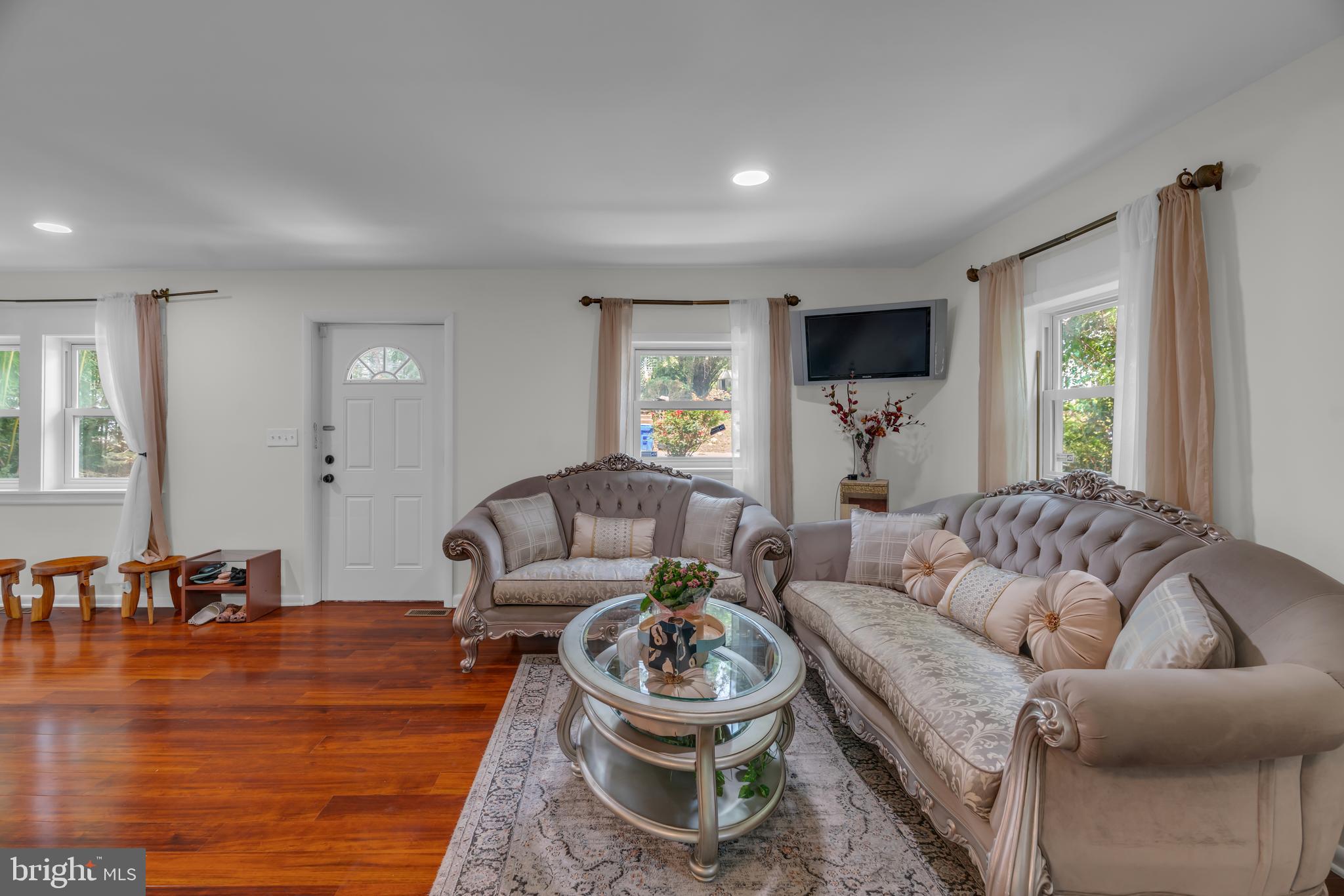 VEIRS MILL VILLAGE - Residential