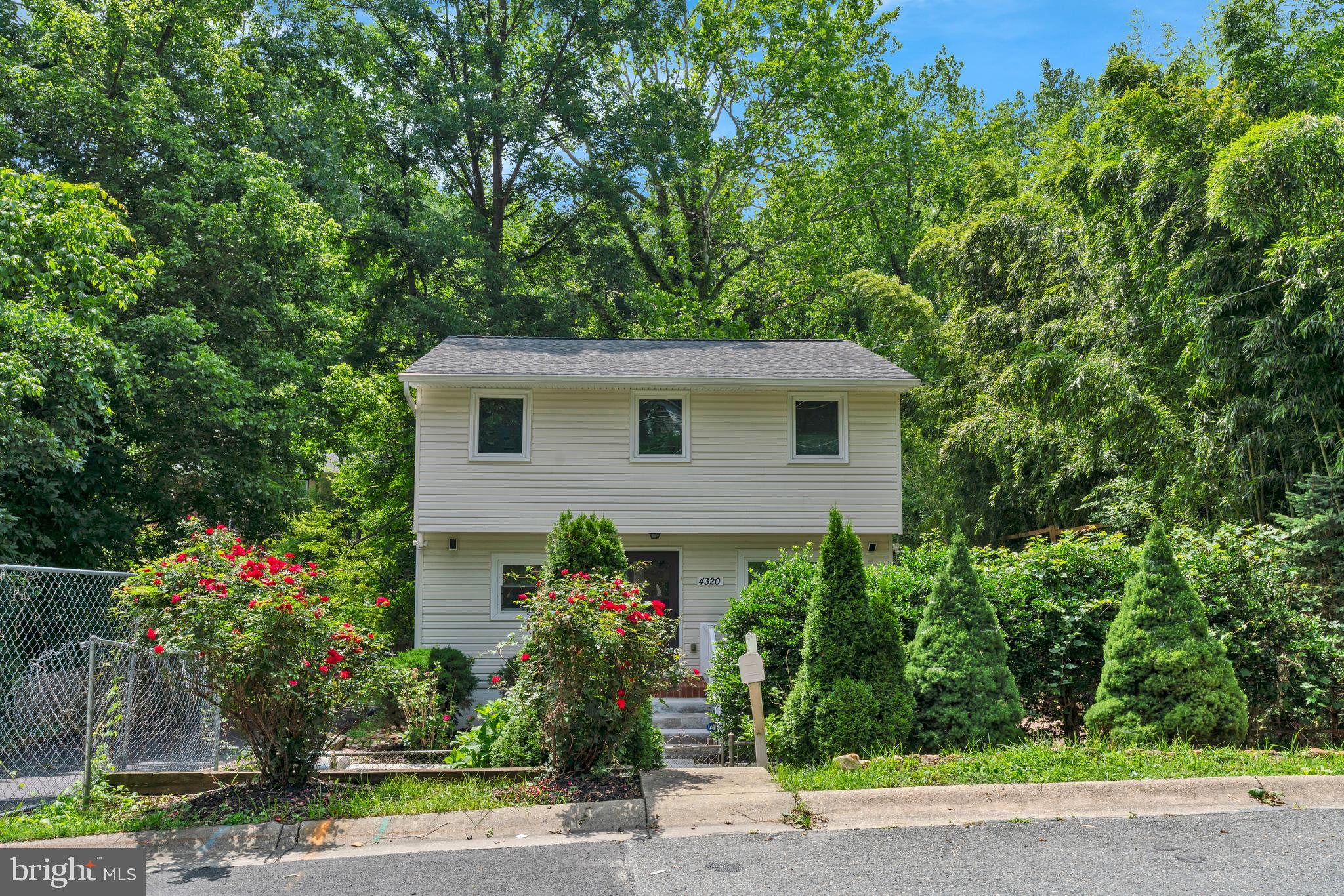 VEIRS MILL VILLAGE - Residential