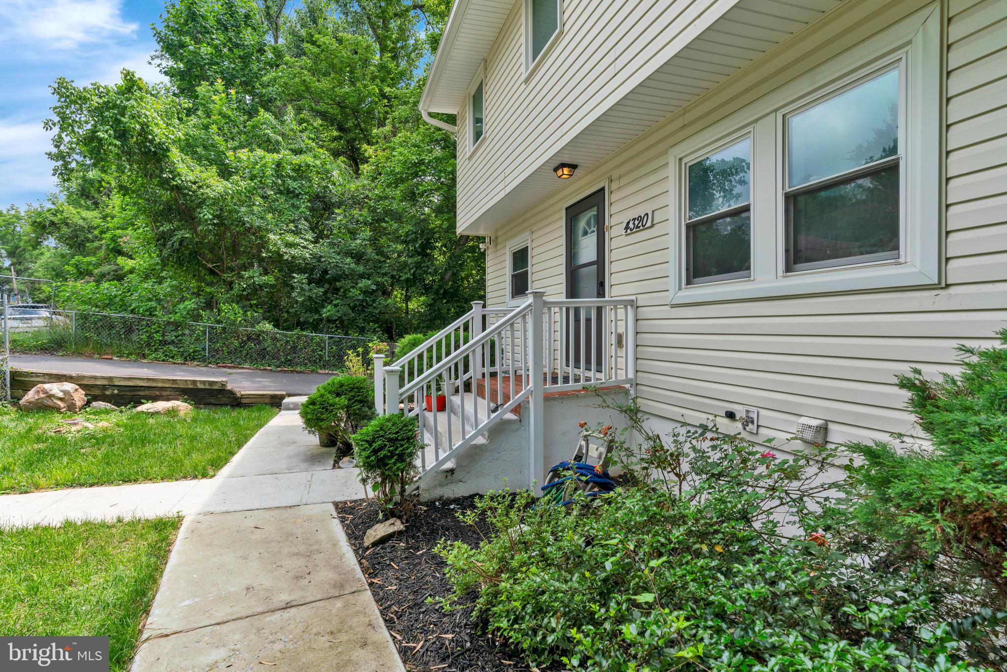 VEIRS MILL VILLAGE - Residential
